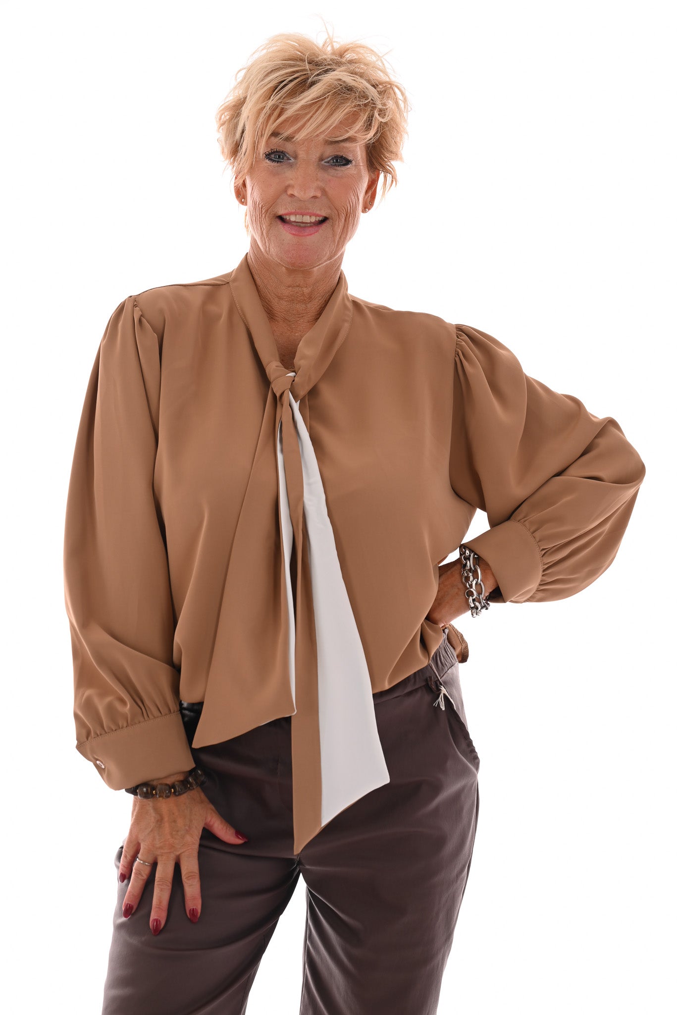 Blouse met hals strik camel