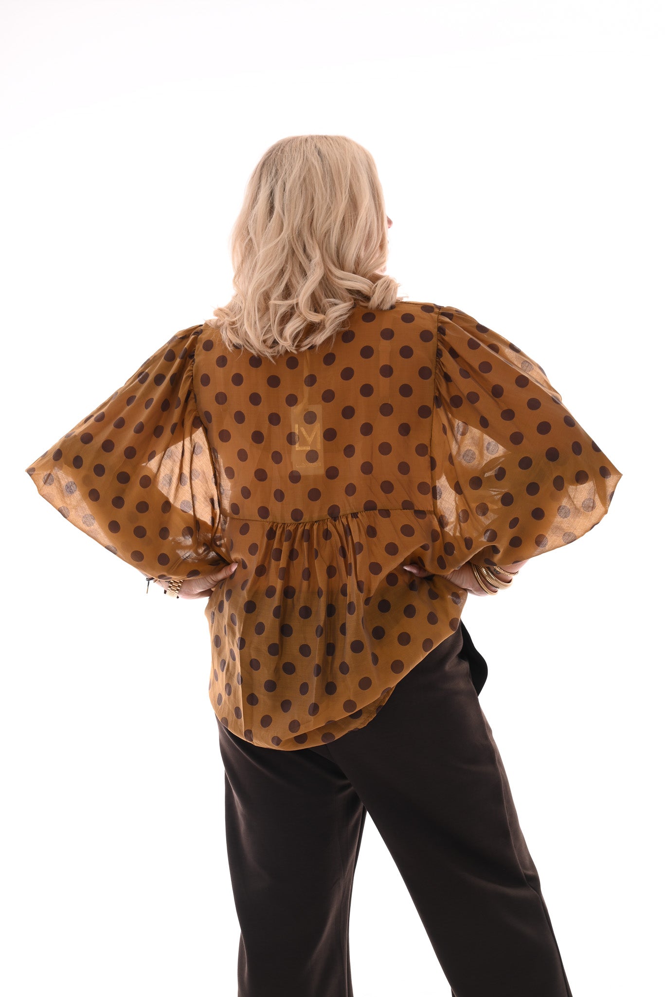 Blouse grote dots okergeel/bruin