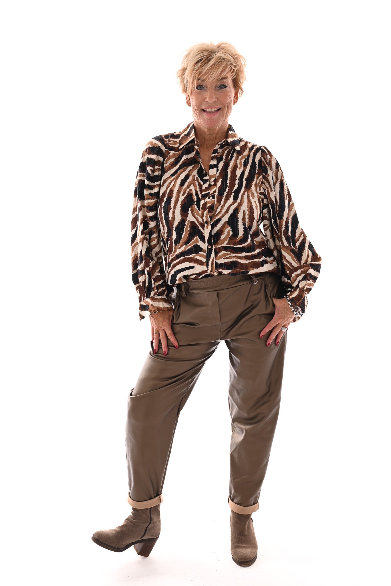 Leatherlook jogger goud