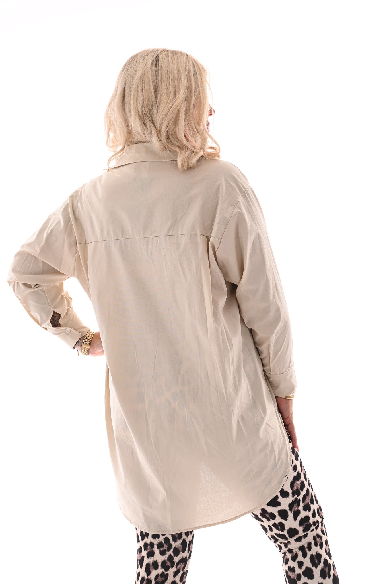 Lange doorknoop blouse uni beige