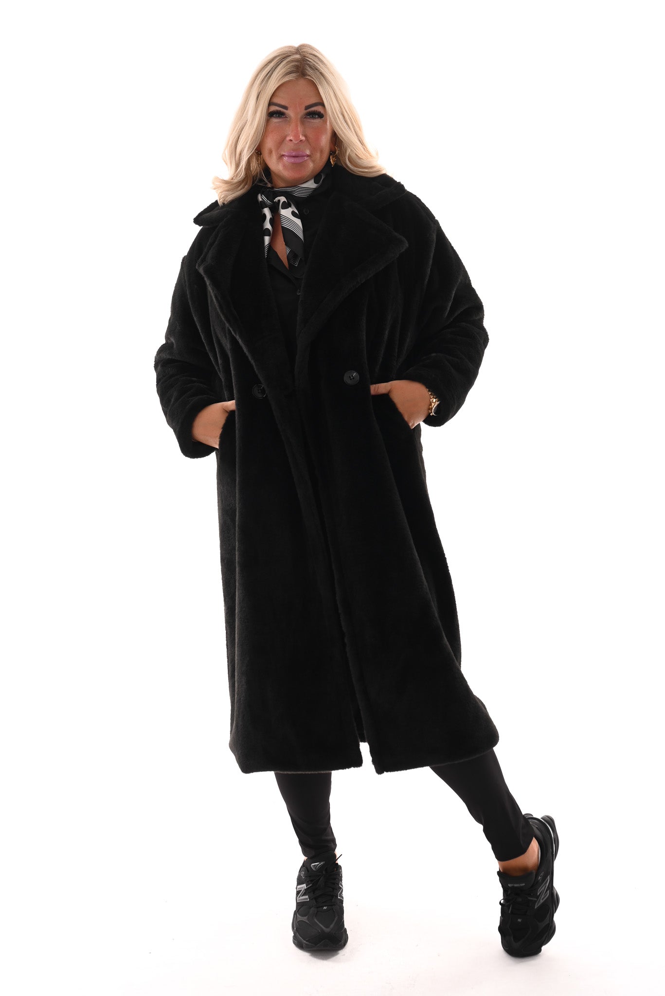 Lange faux fur manteljas zwart