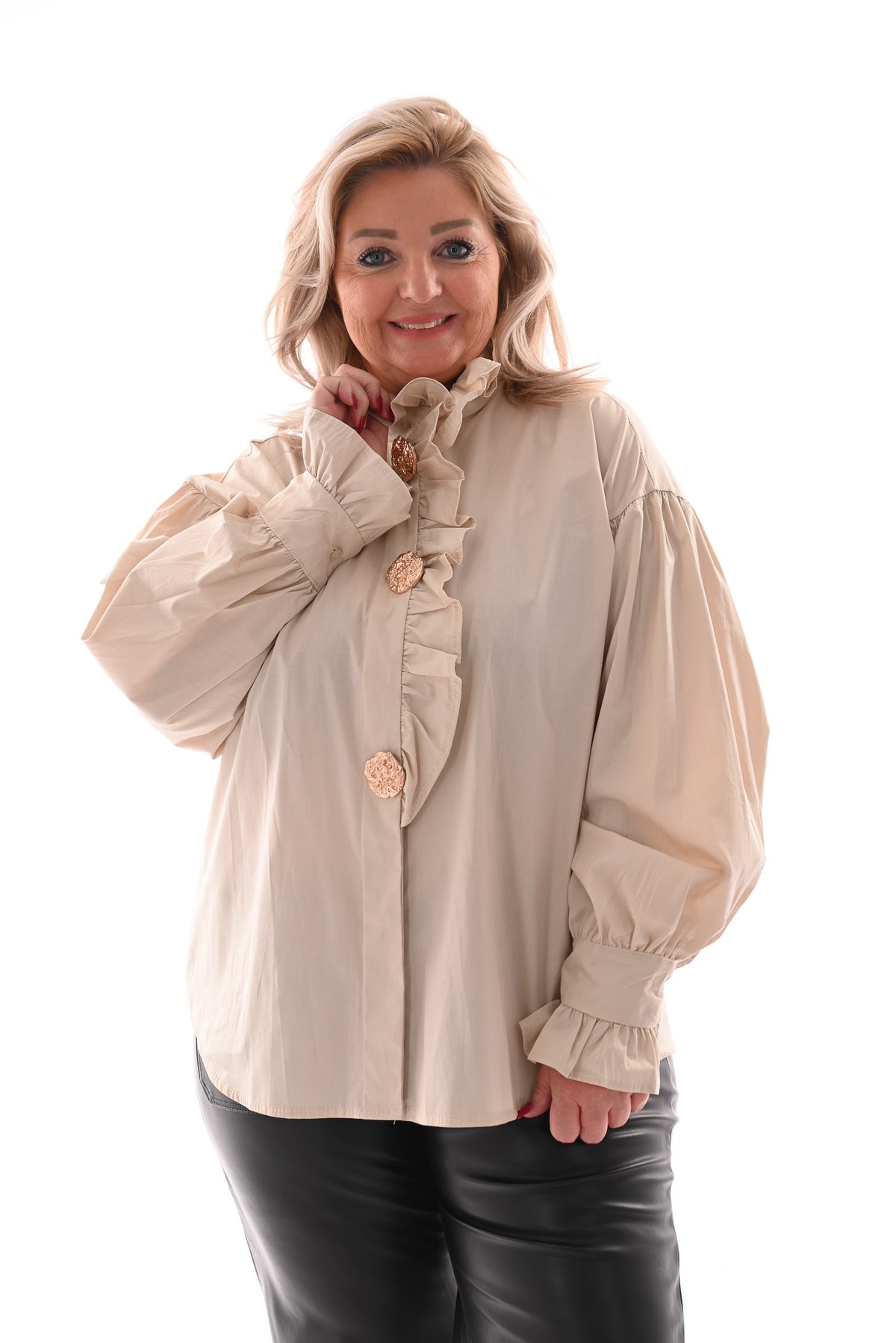 Blouse met roezelkraag beige