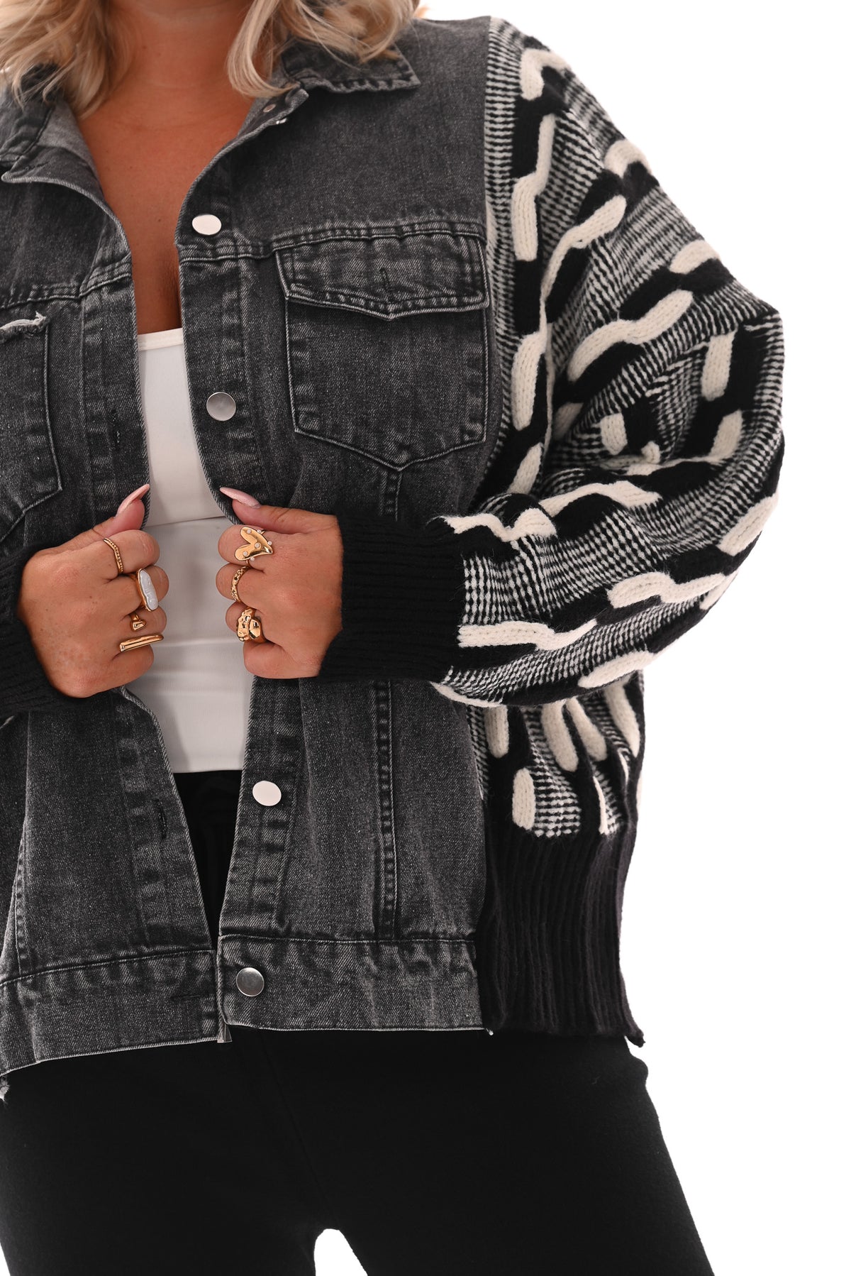 Jeans jasje met gebreide mouwen en zij zwart/wit