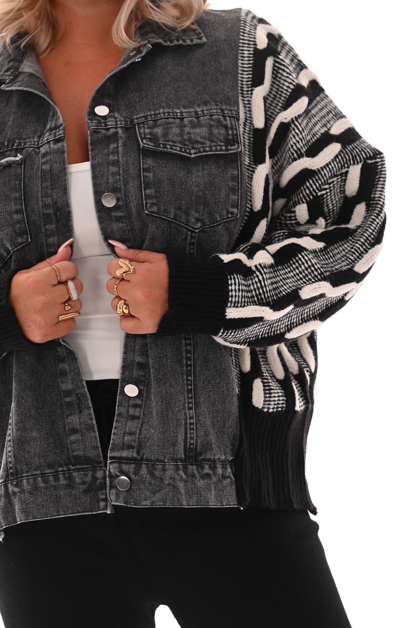 Jeans jasje met gebreide mouwen en zij zwart/wit