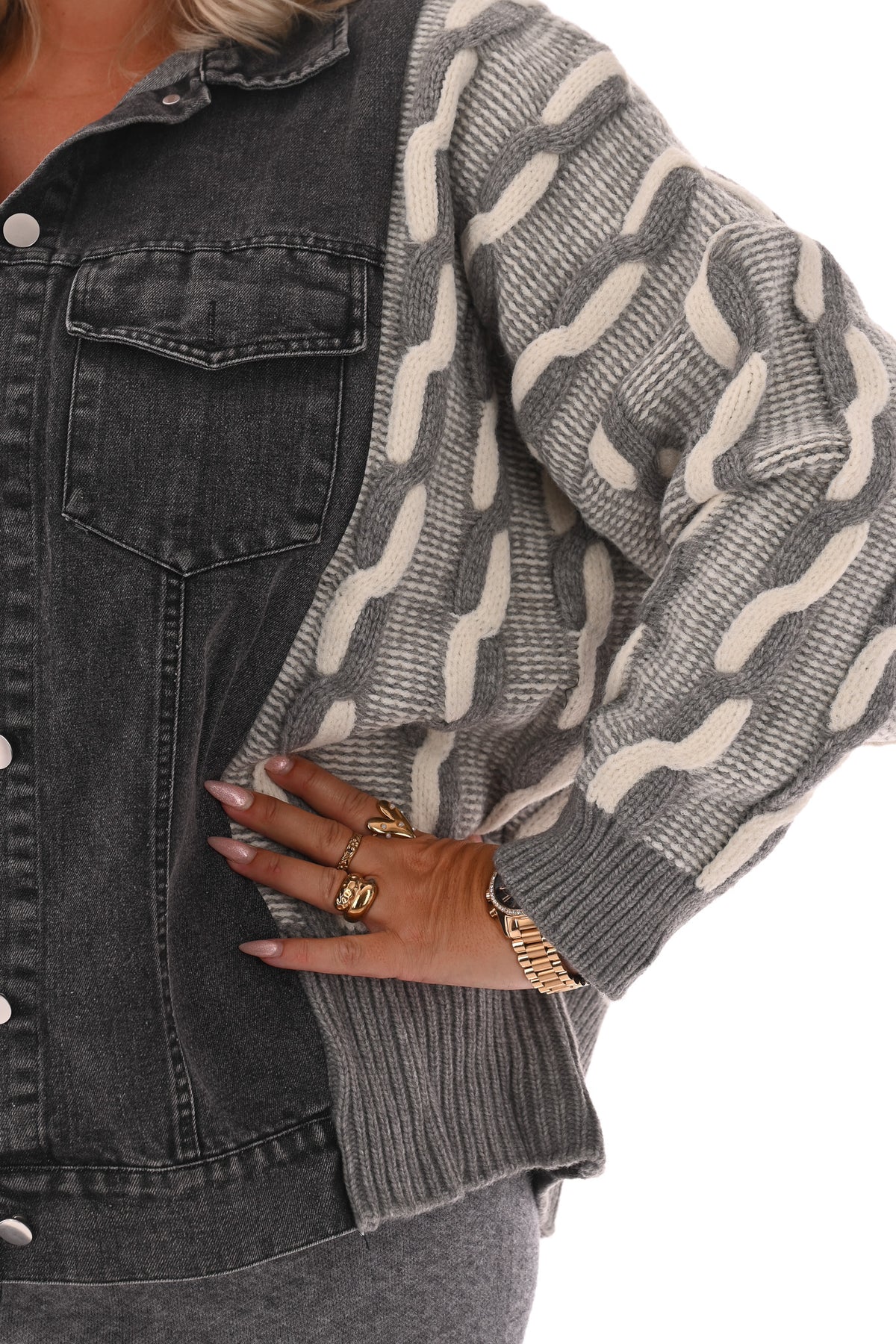 Jeans jasje met gebreide mouwen en zij grijs/wit
