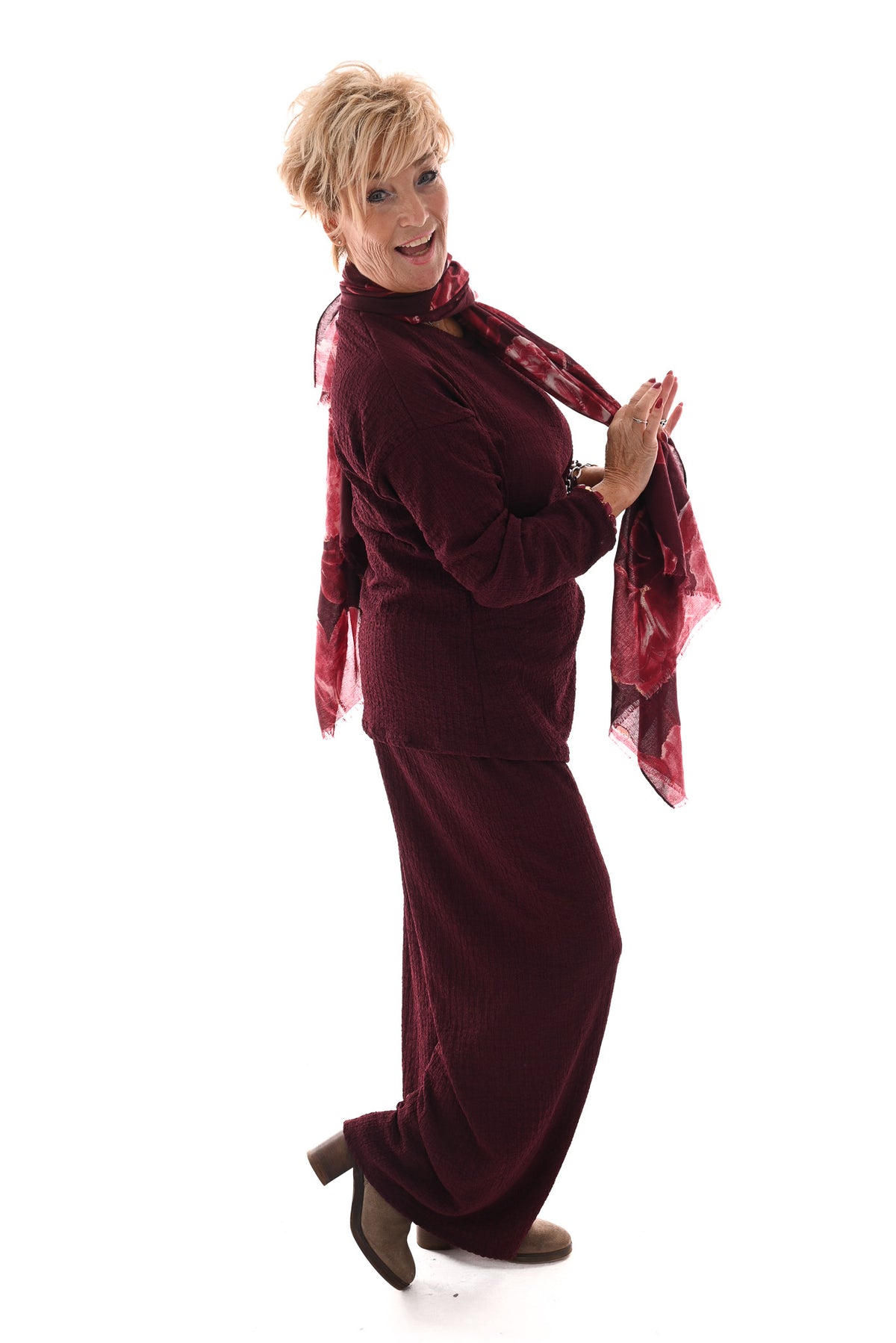 Tweedelig crepe pak met knoop lange mouwen bordeaux