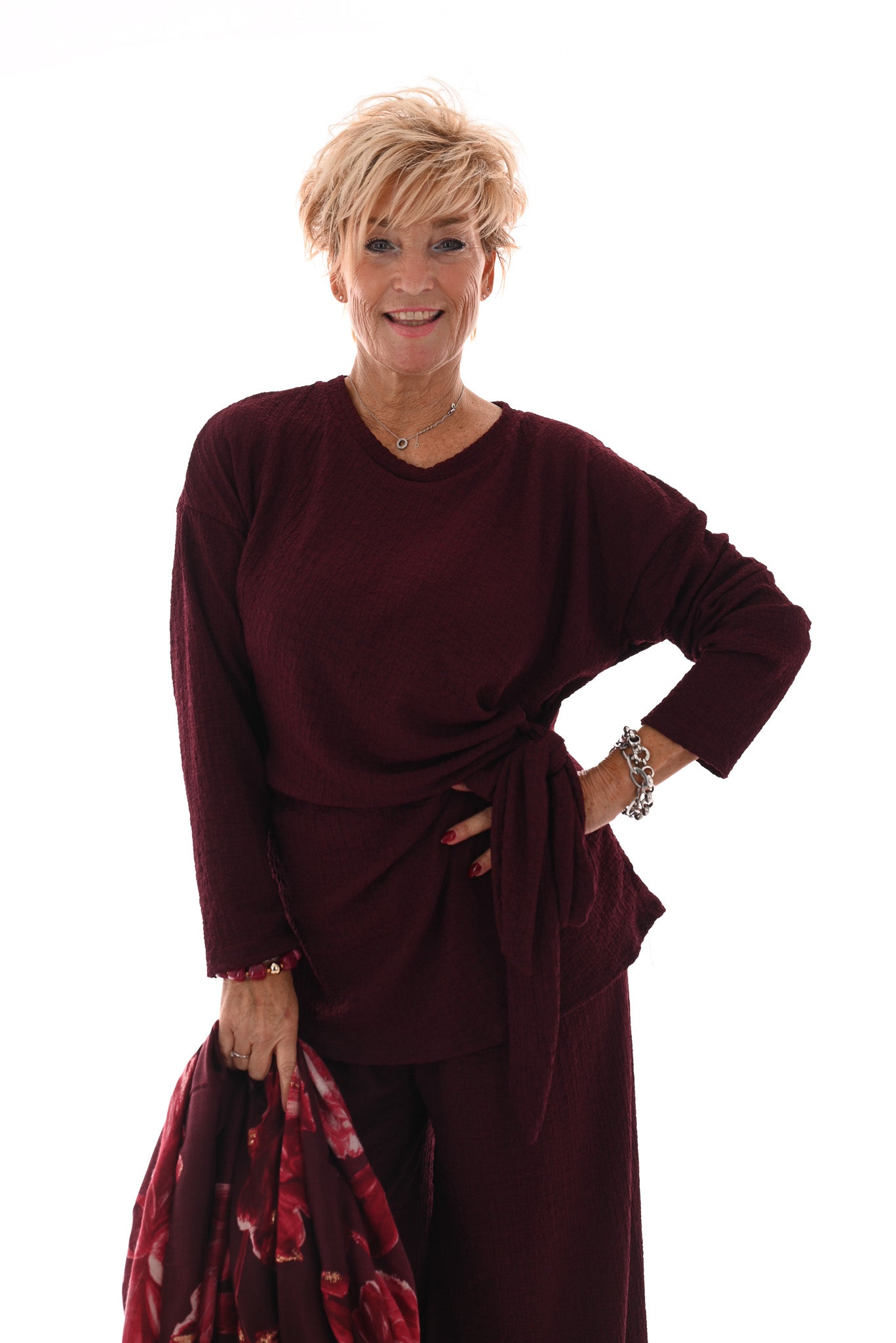 Tweedelig crepe pak met knoop lange mouwen bordeaux