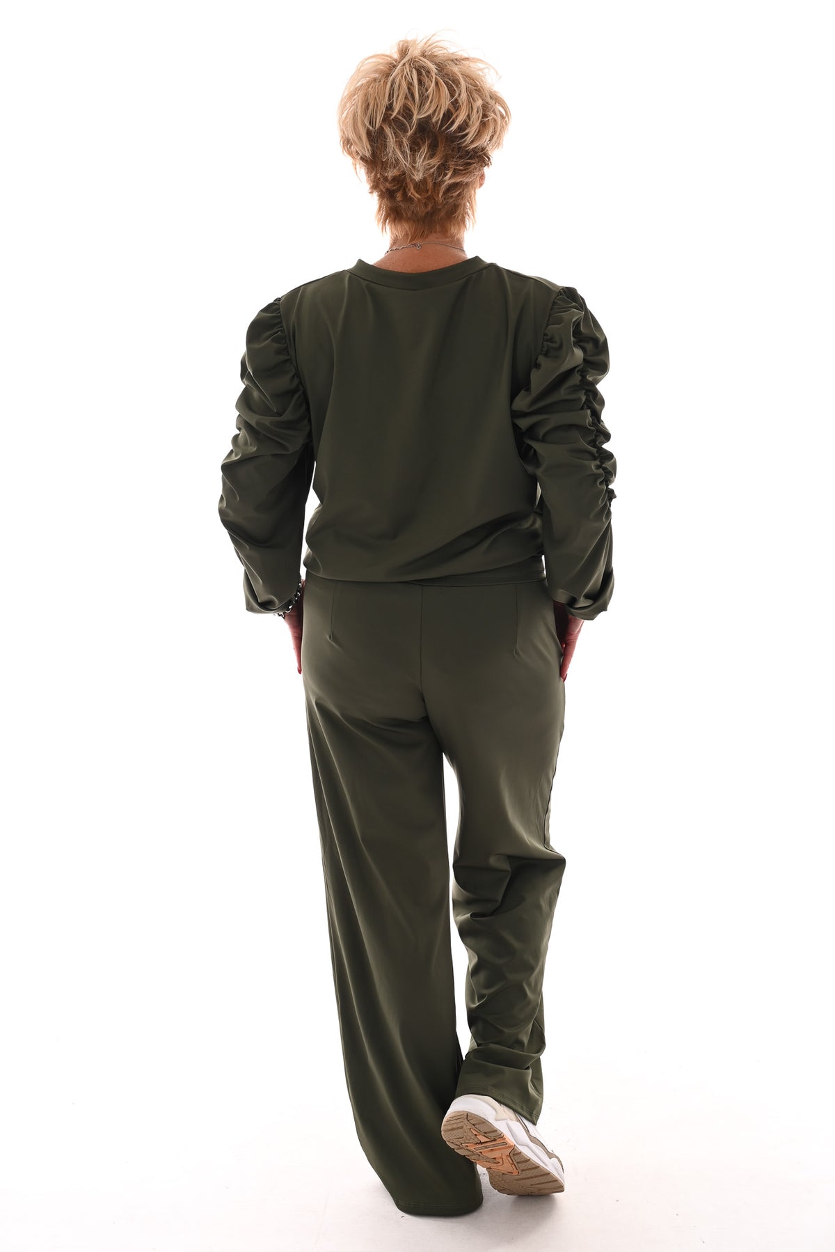 Tweedelig pak gedrapeerde mouwen uni legergroen