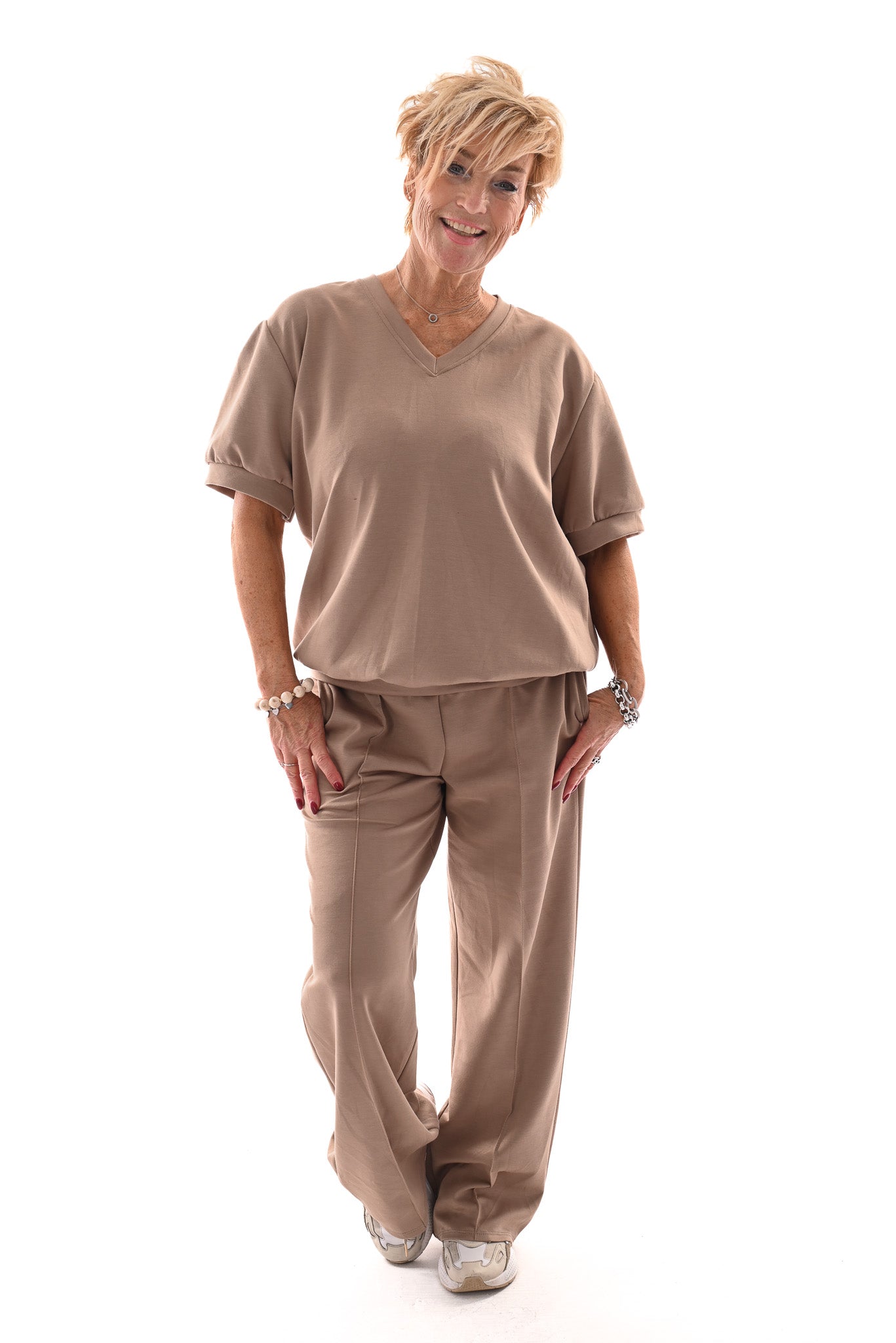 Tweedelig jogging set v-hals met boord uni taupe