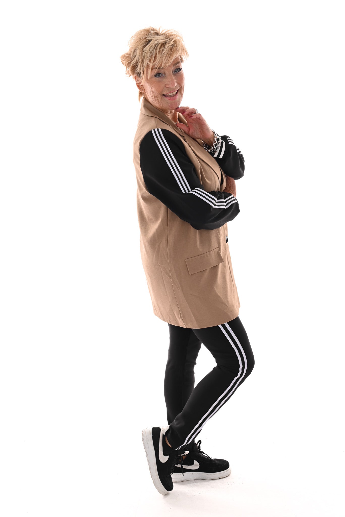 Comfy tregging met zakken en bies zwart