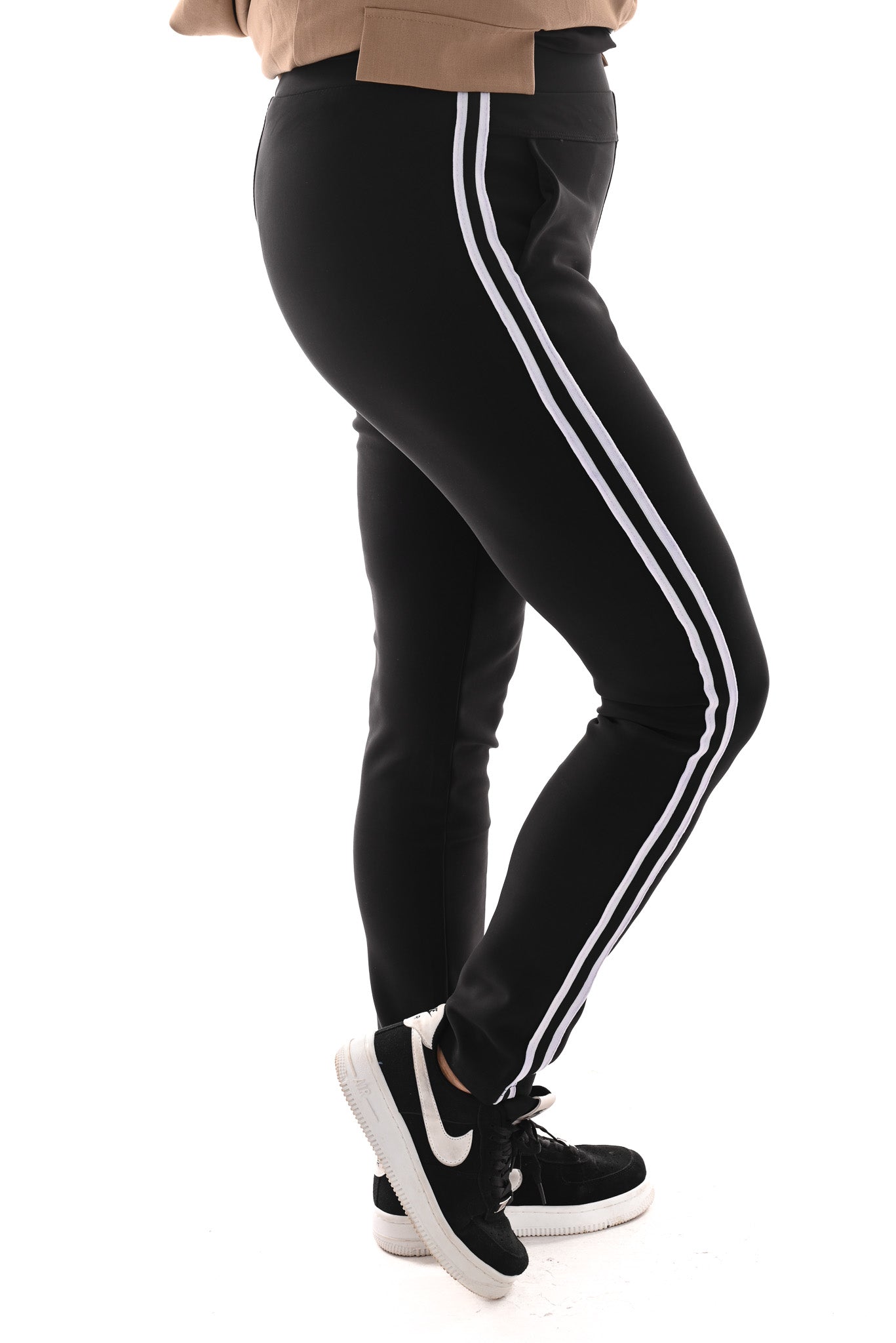 Comfy tregging met zakken en bies zwart