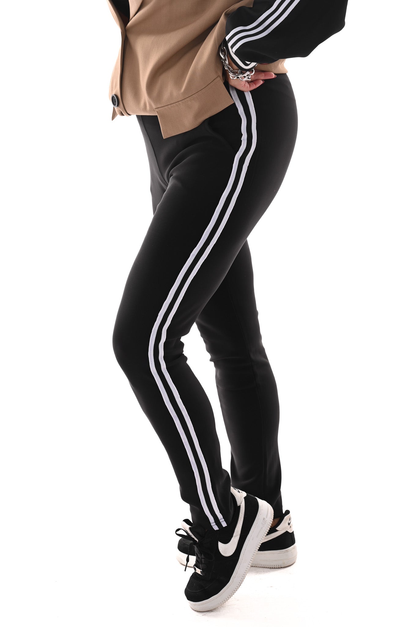 Comfy tregging met zakken en bies zwart