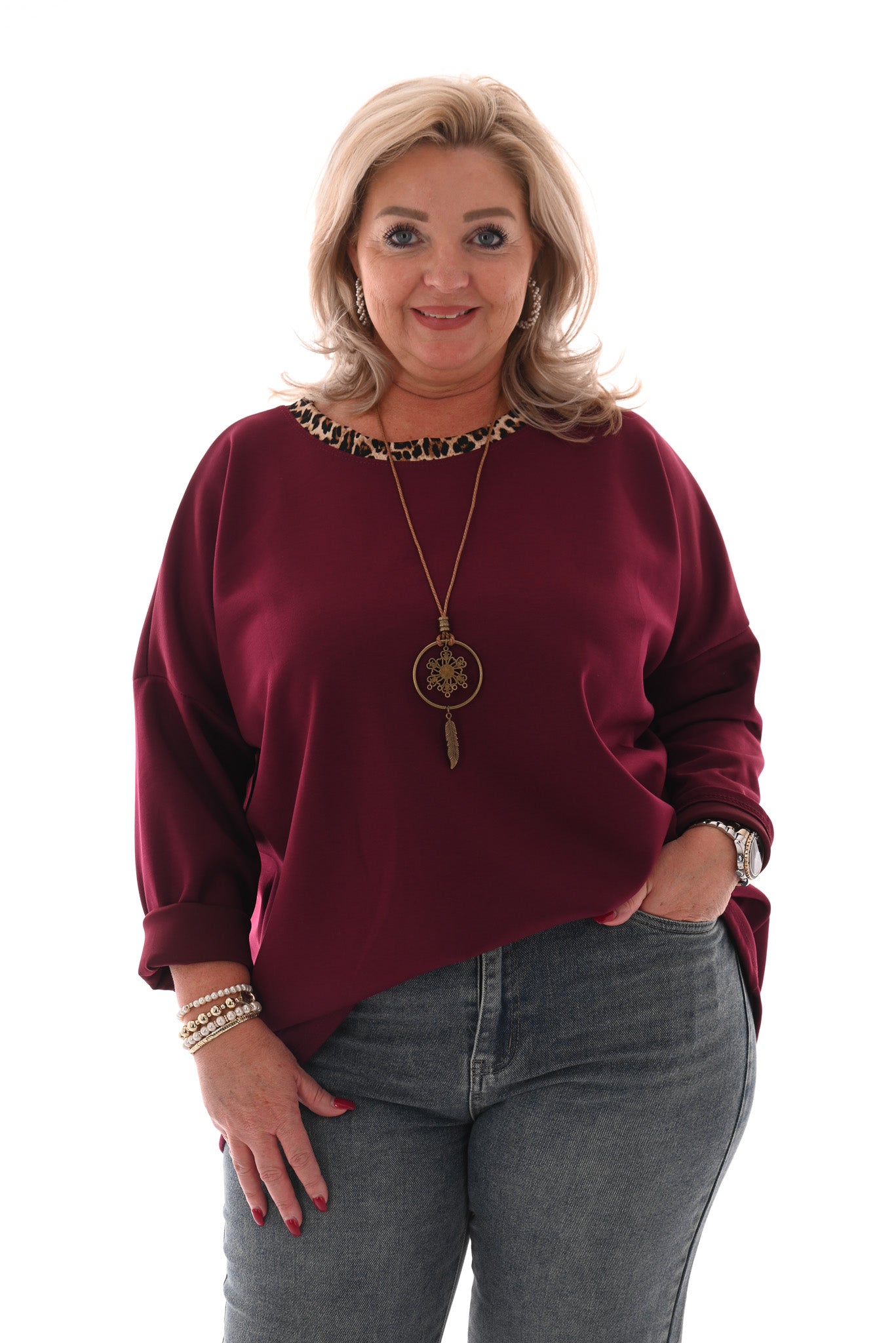 Sweater ronde panterhals met ketting bordeaux