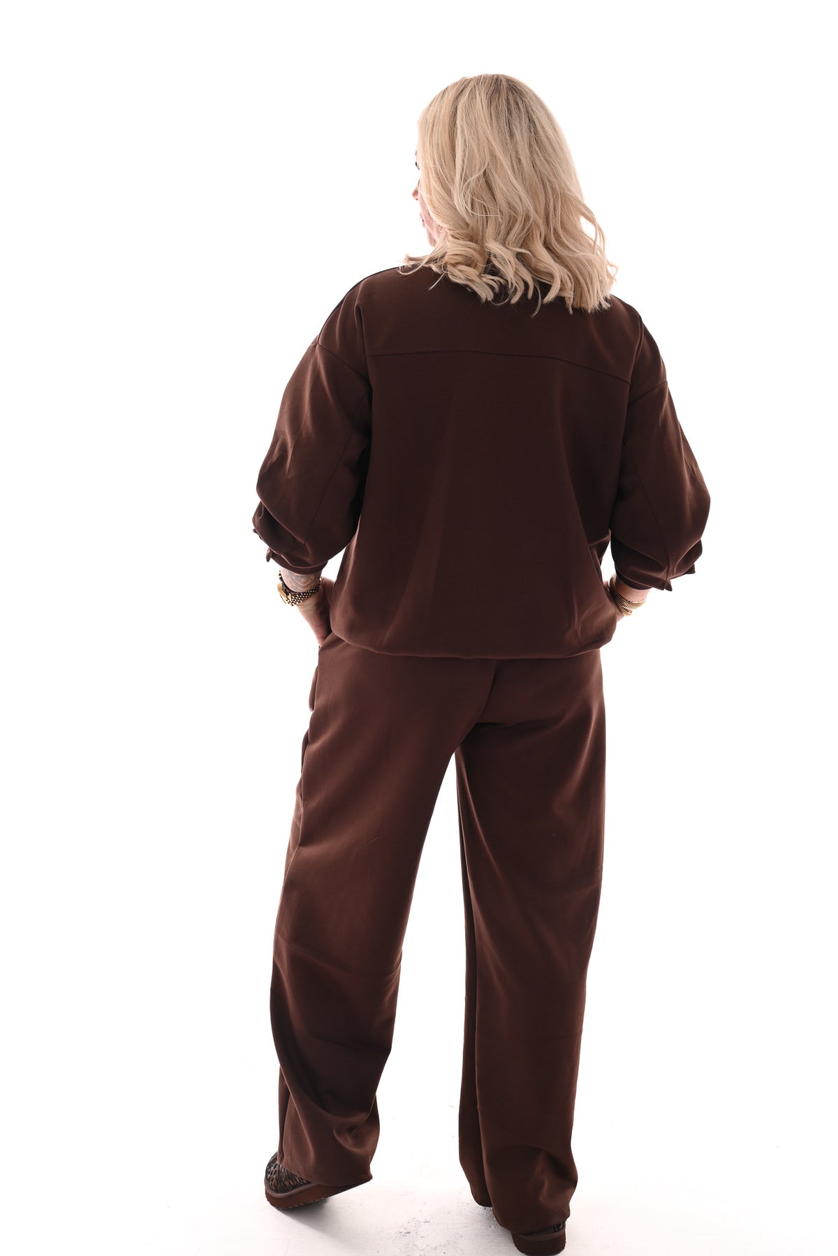 Tweedelig pak blouse met borstzakken en knopen bruin