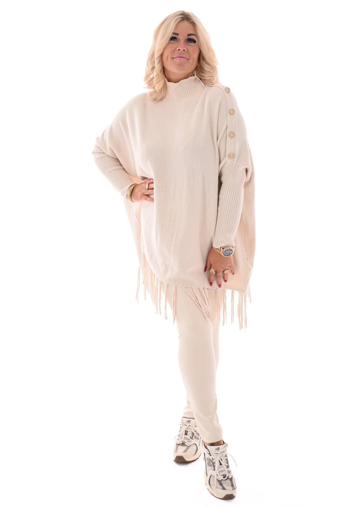 Trui franjes en knopen creme