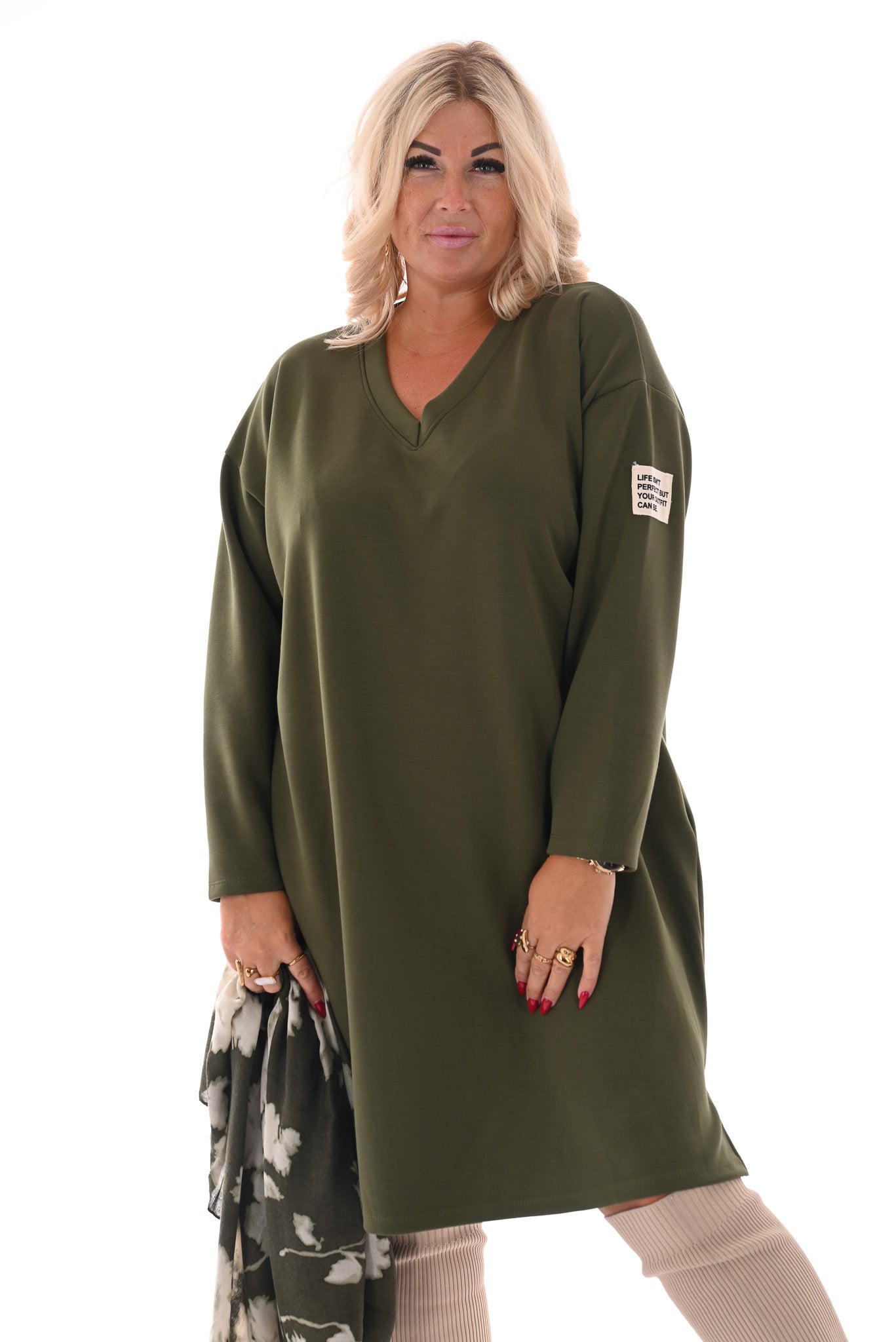 Sweaterdress v-hals applicatie legergroen