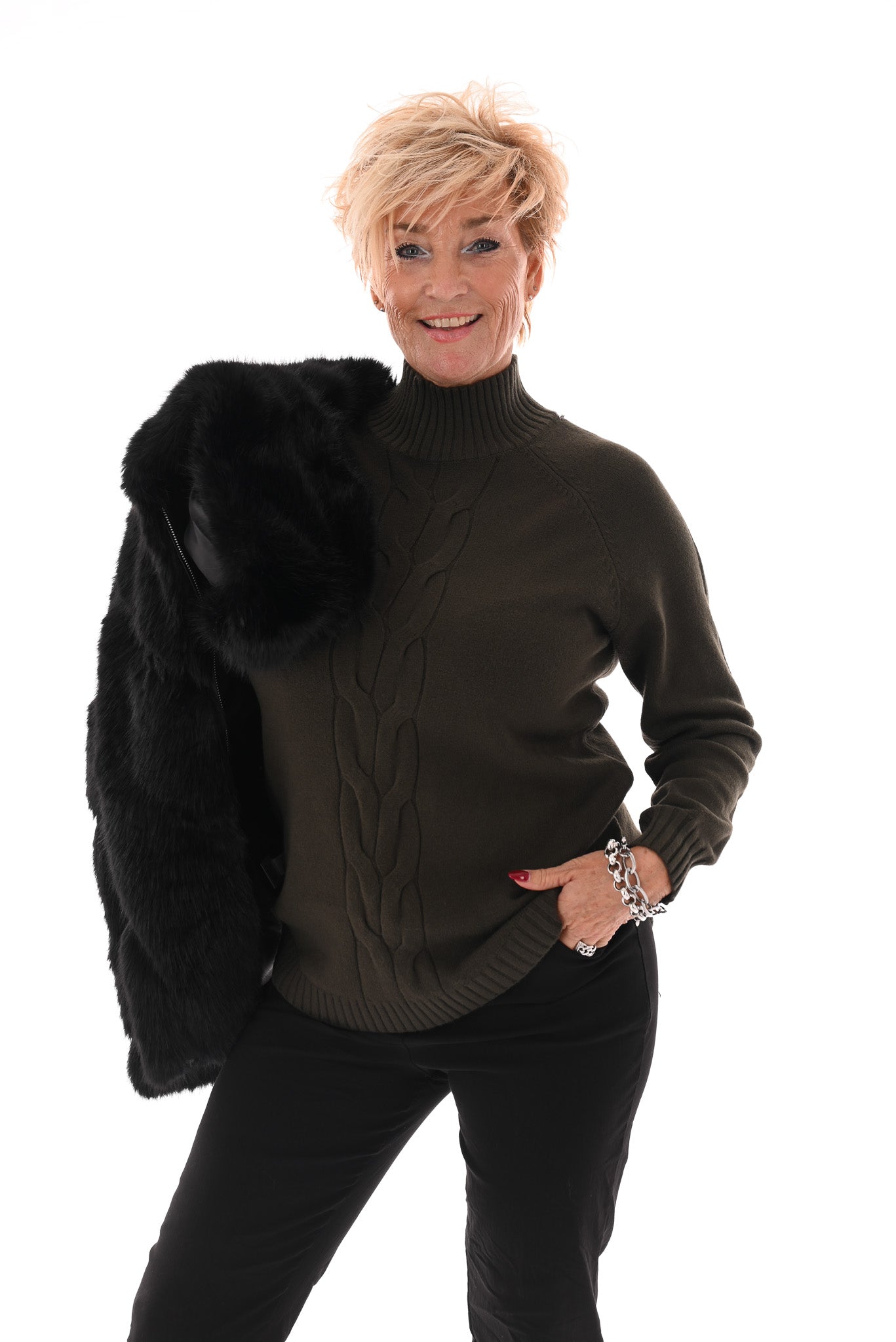 Faux fur jas met capuchon zwart