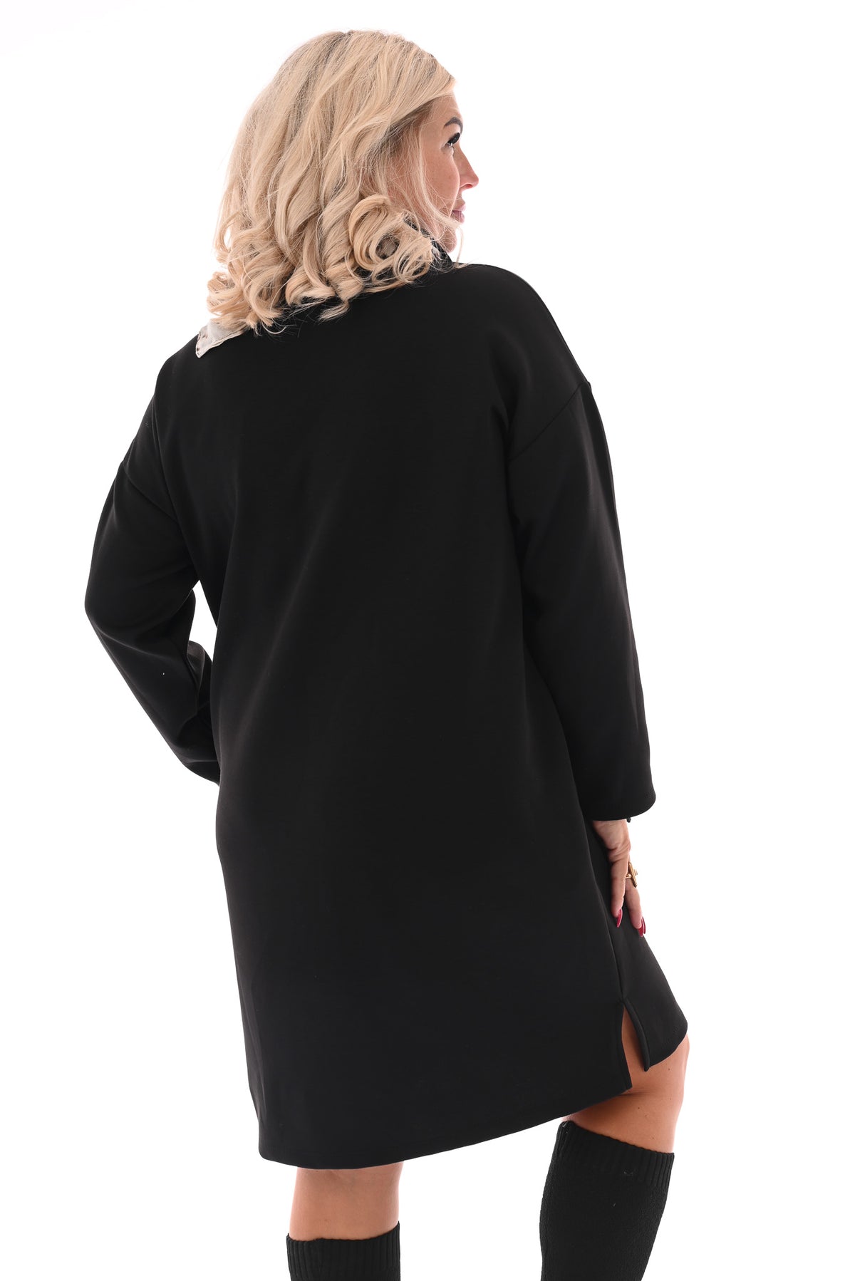 Sweaterdress v-hals applicatie zwart