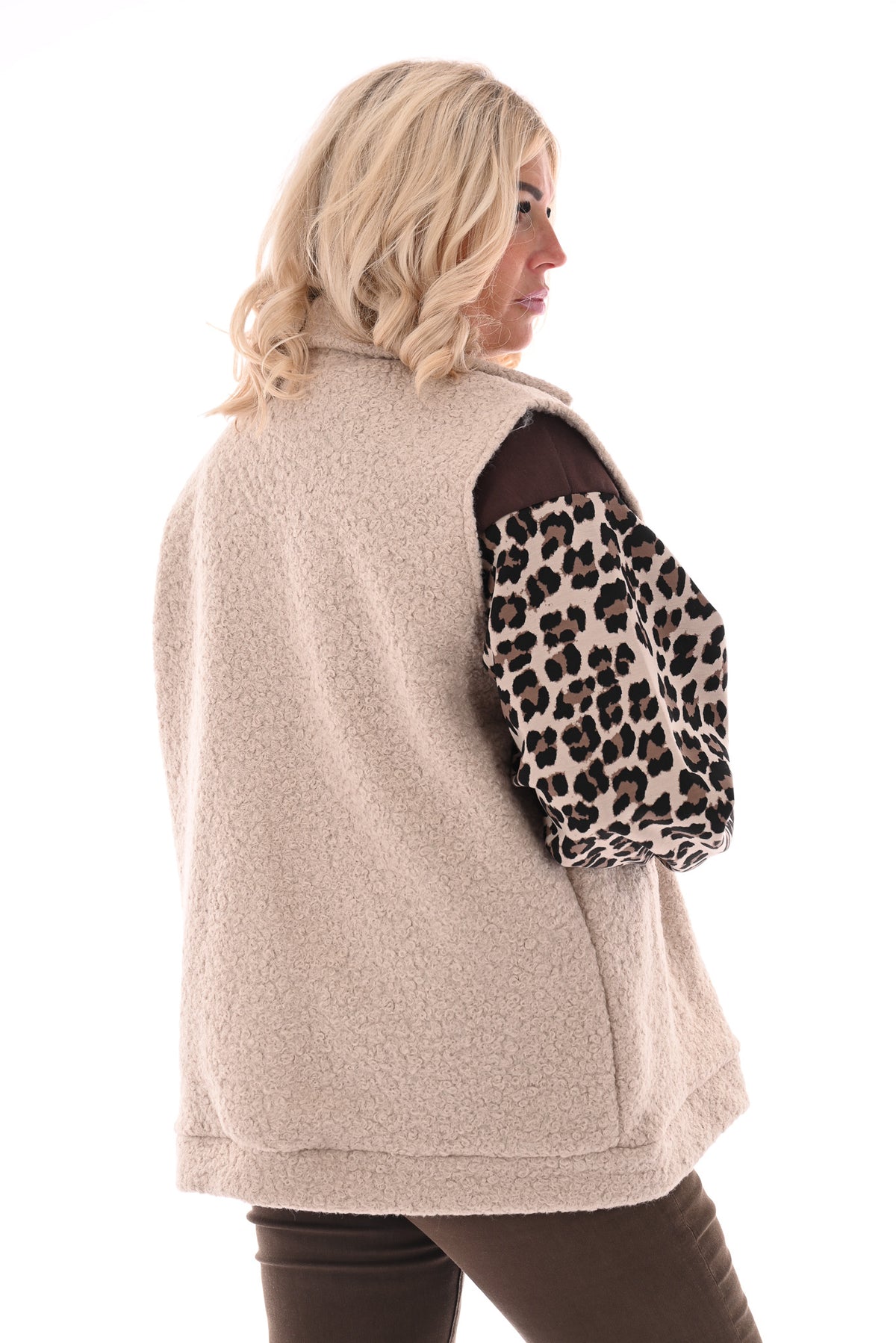 Boucle gilet met knopen en zakken beige