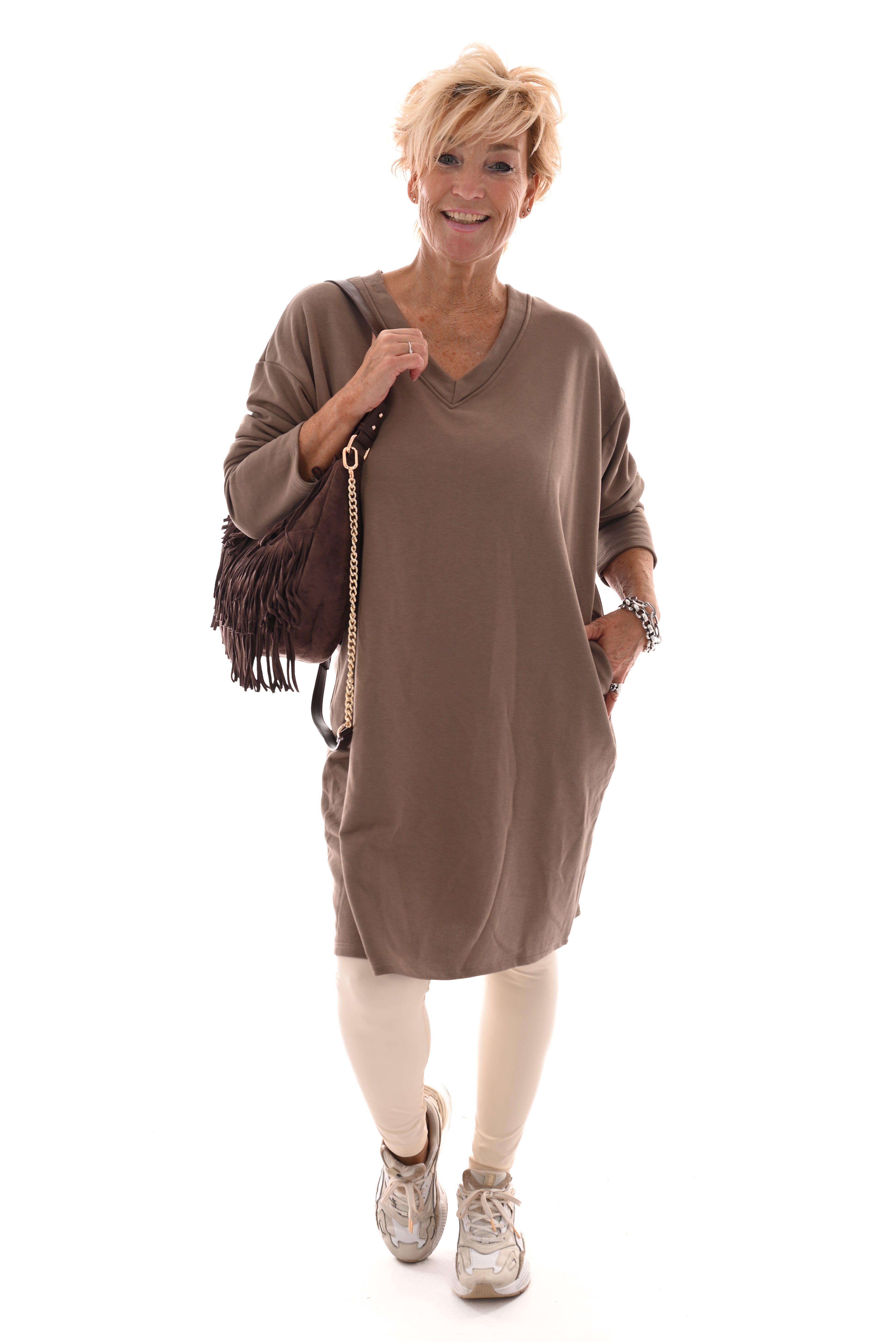 Sweaterdress v-hals uni lichtbruin
