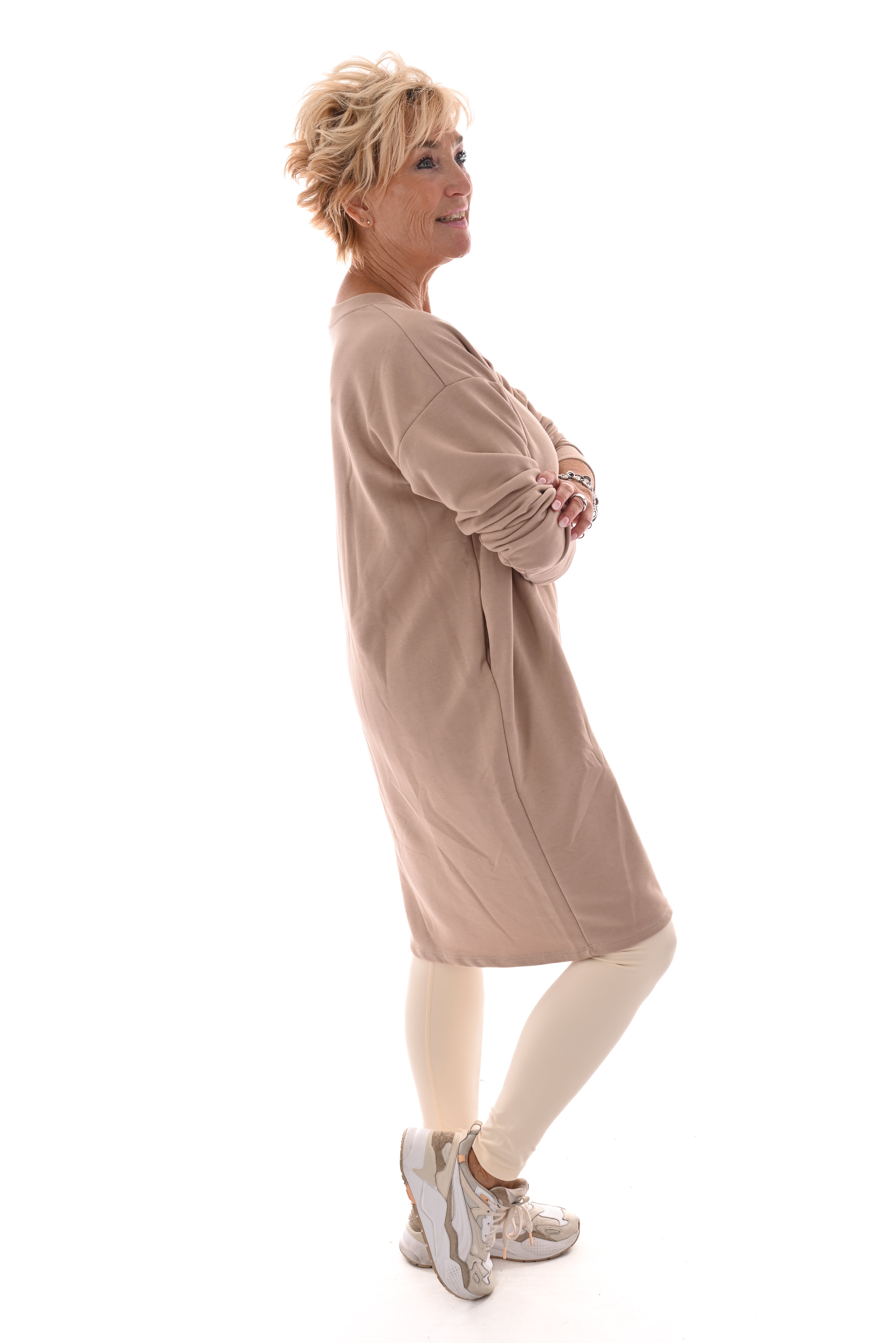 Sweaterdress v-hals uni beige