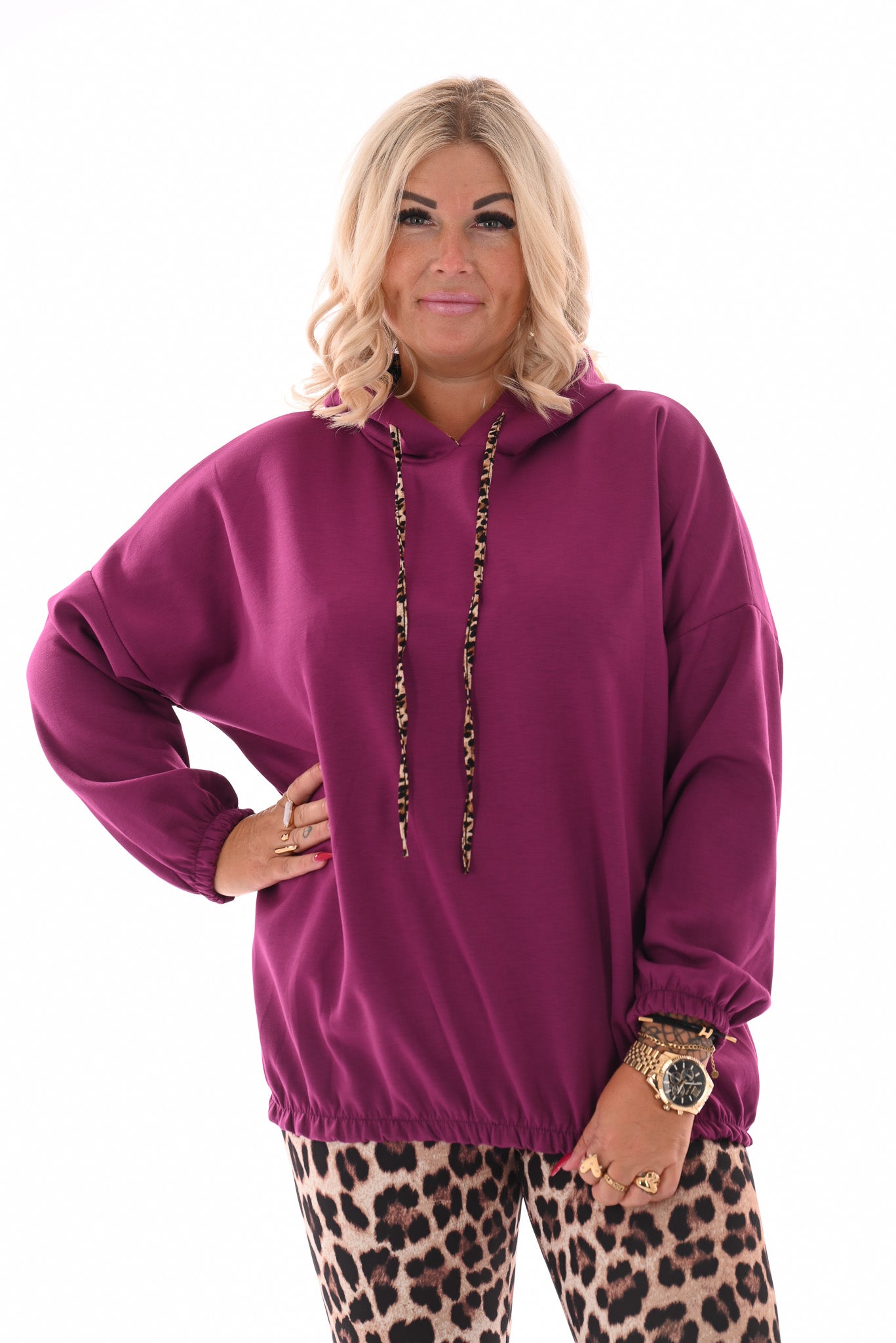 Sweater met capuchon panterprint randje magenta