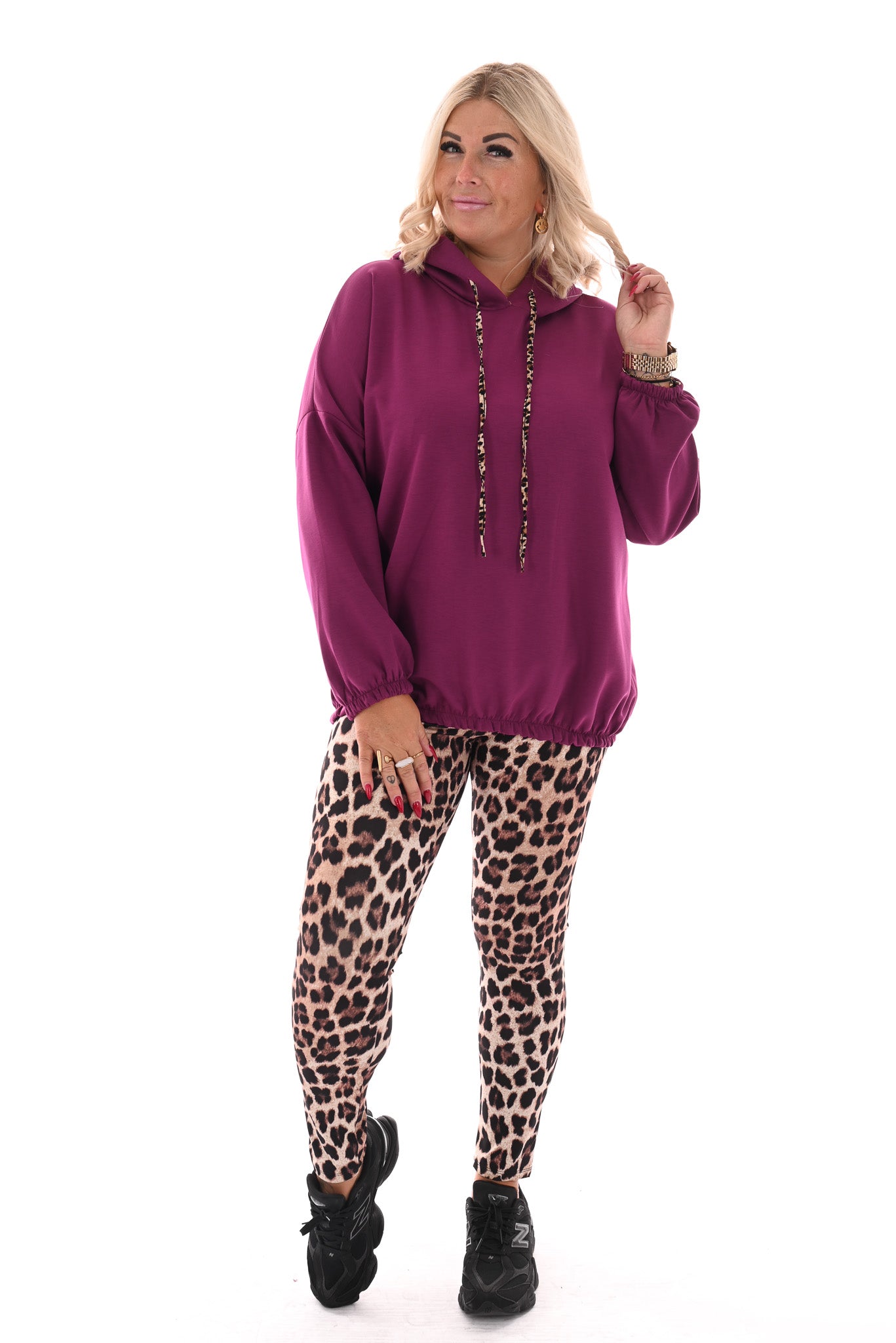 Sweater met capuchon panterprint randje magenta