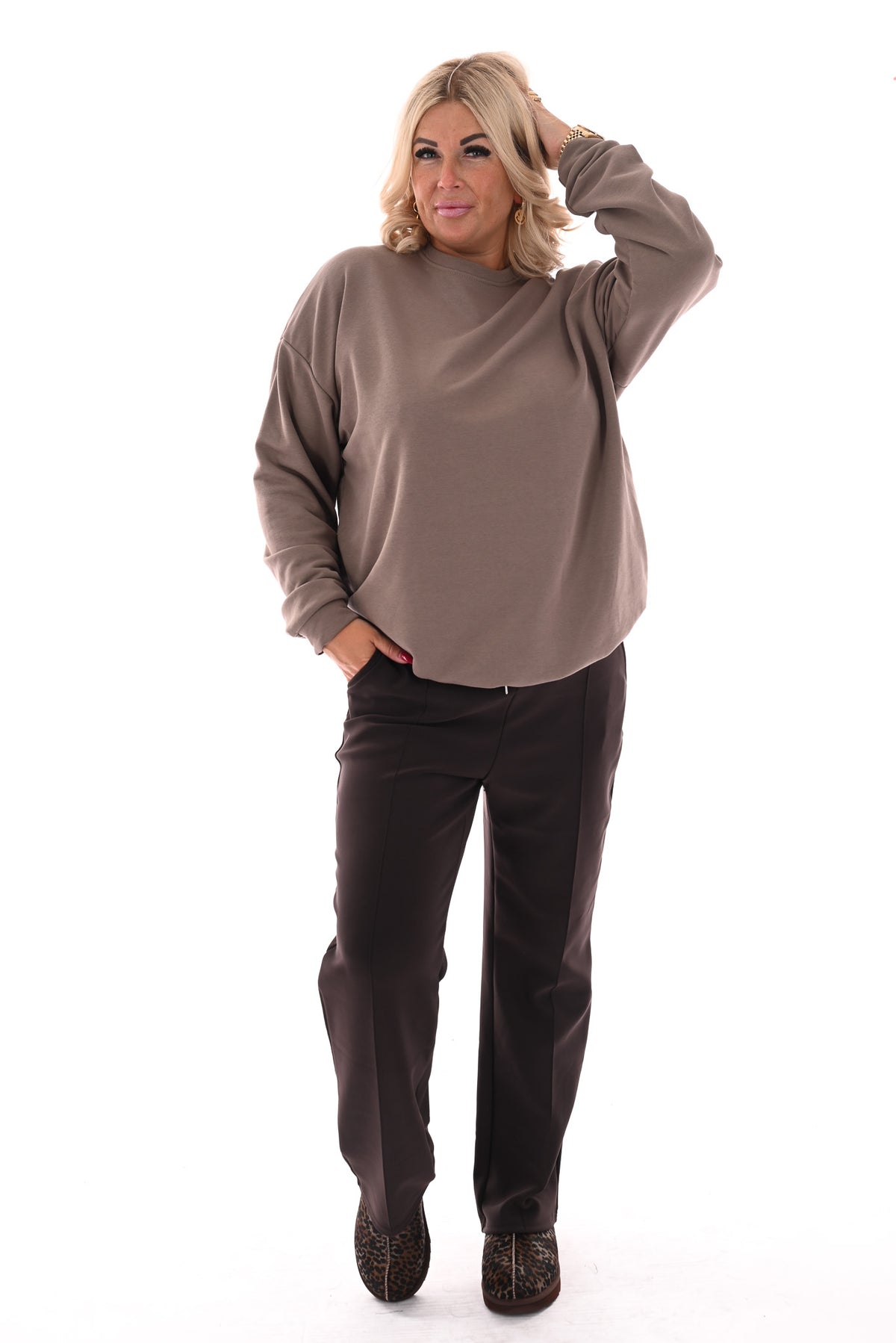 Oversized sweater ronde hals uni taupe