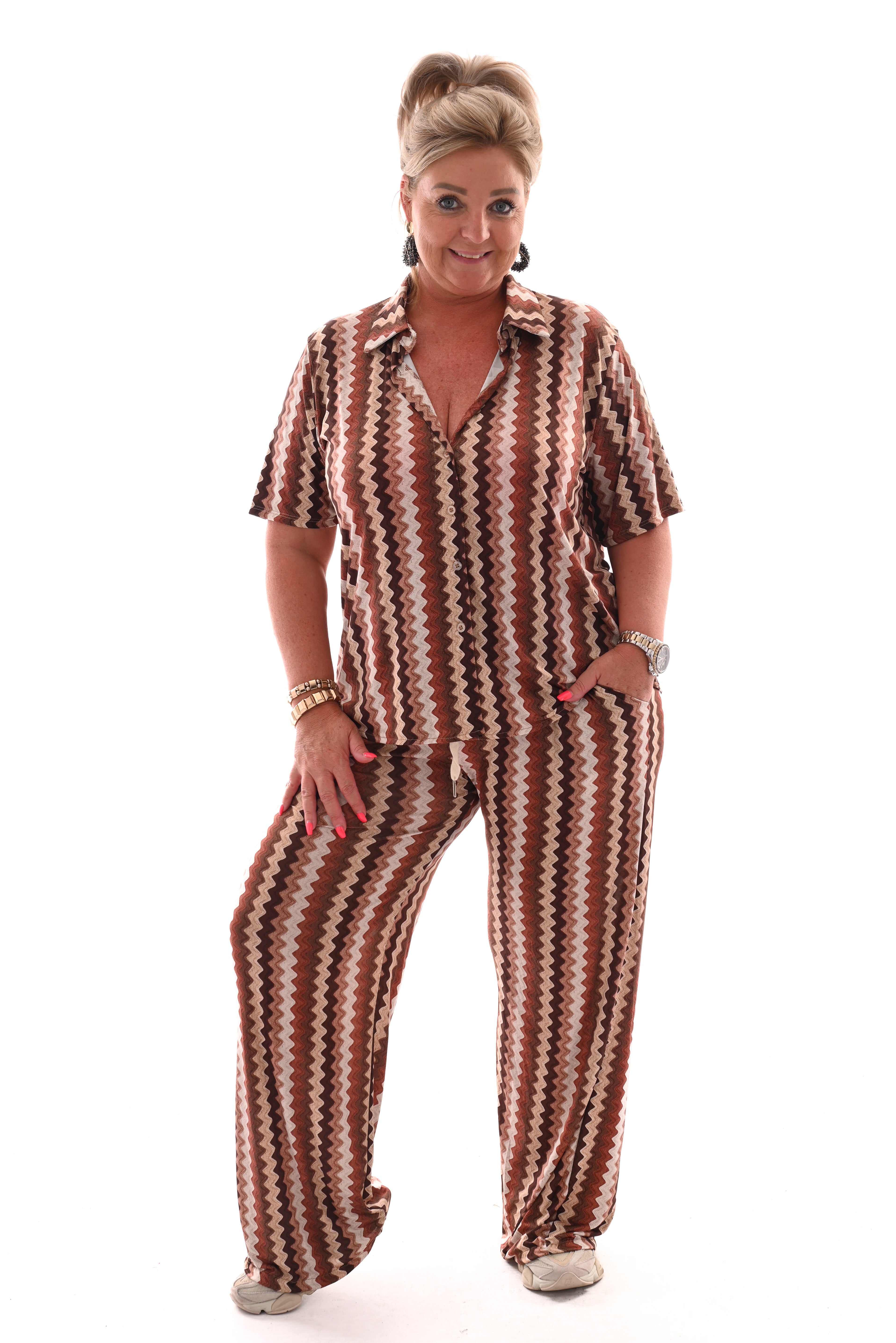 Tweedelig set korte mouwen zigzag bruin