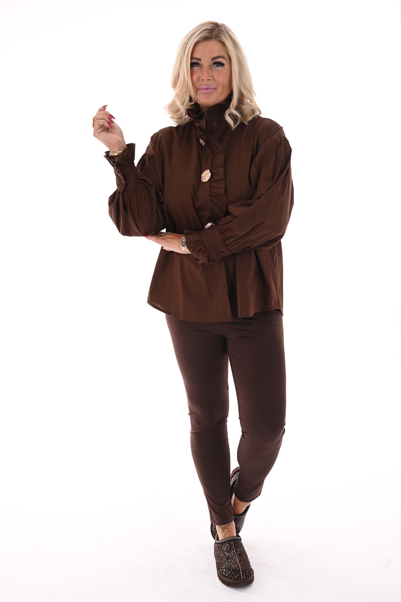 Blouse met roezelkraag bruin