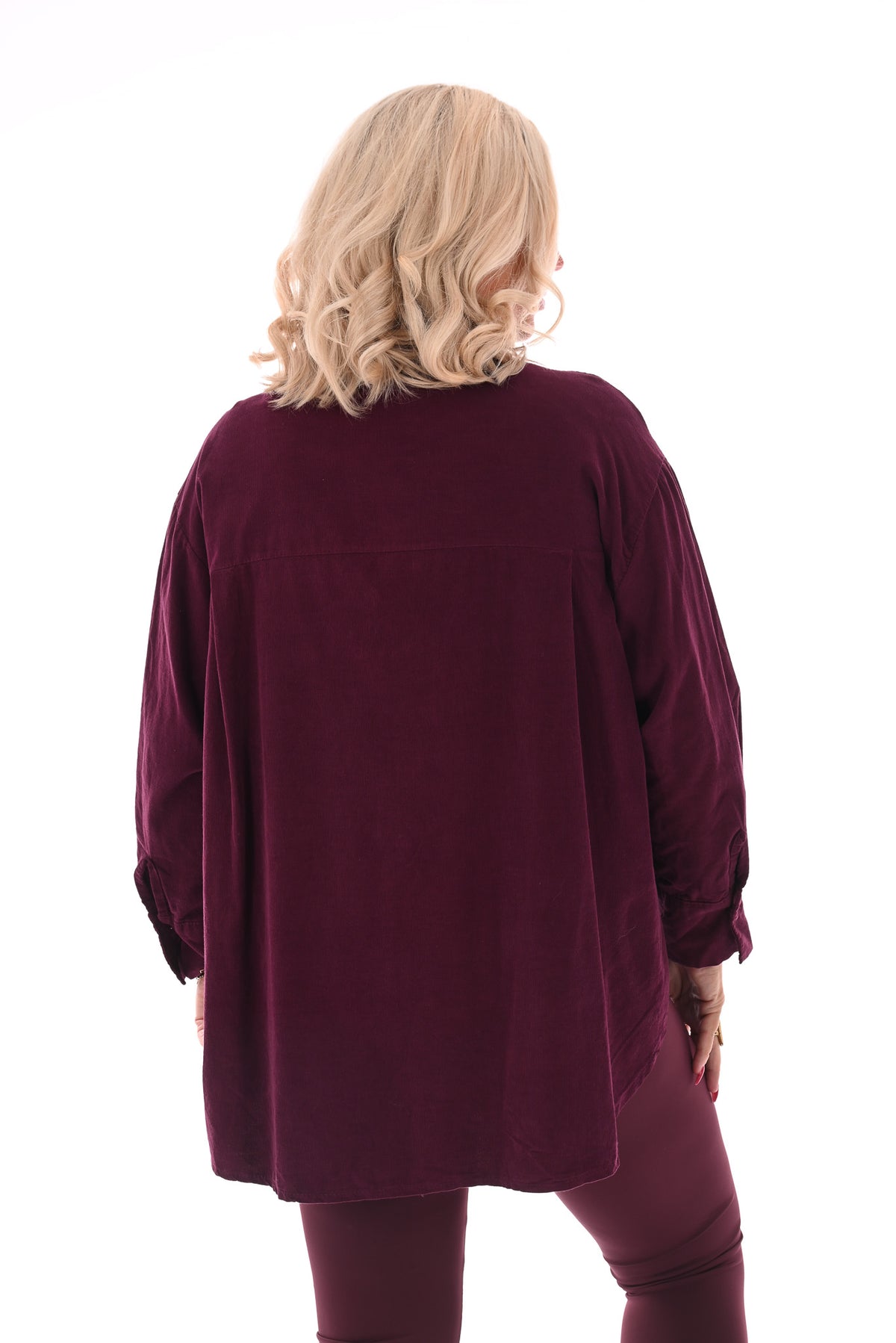 Rib blouse met broche aubergine