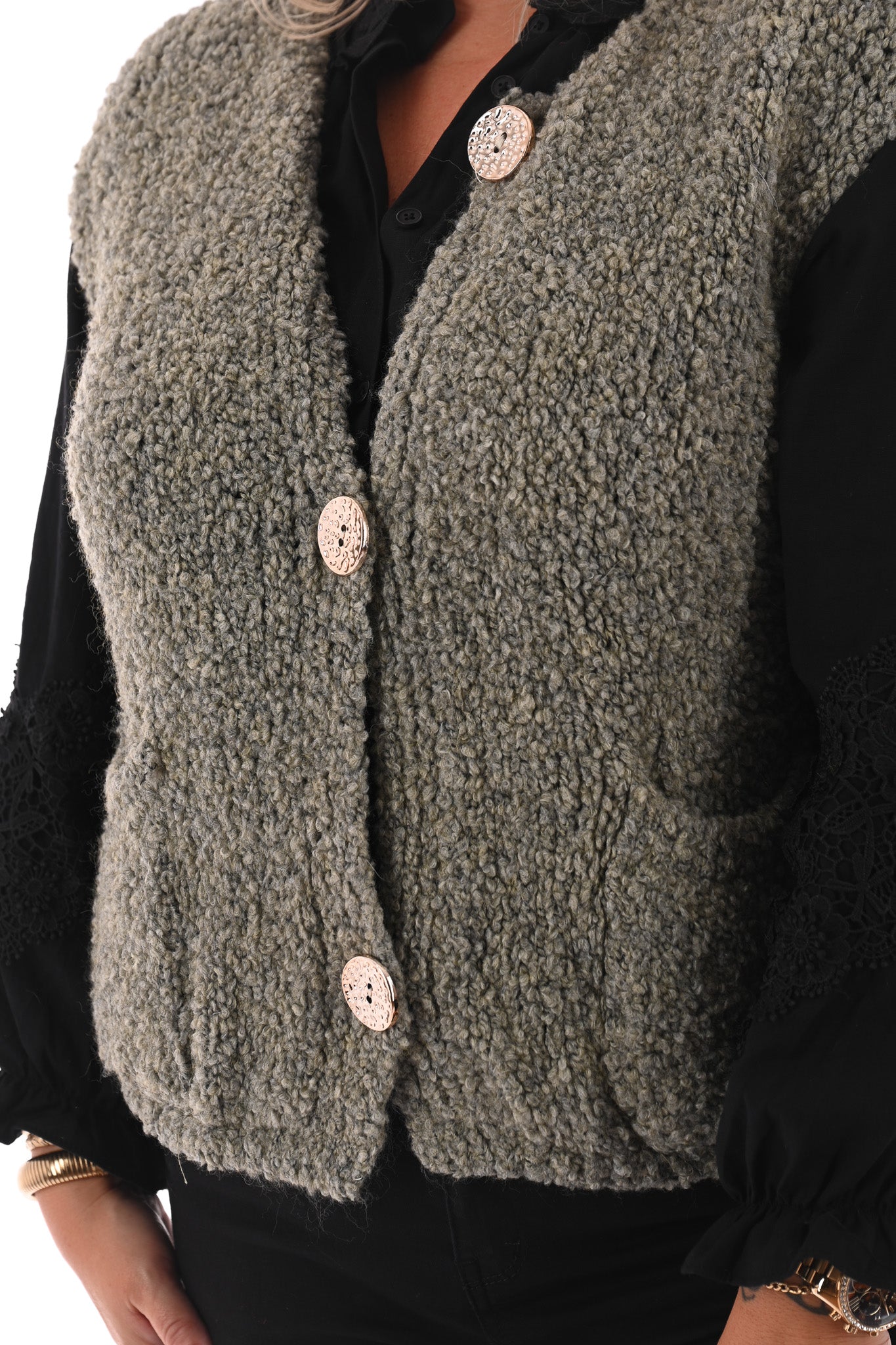 Boucle gilet met knopen lindegroen