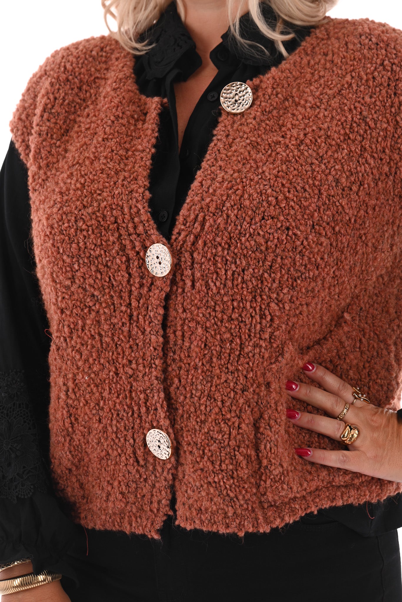 Boucle gilet met knopen brique