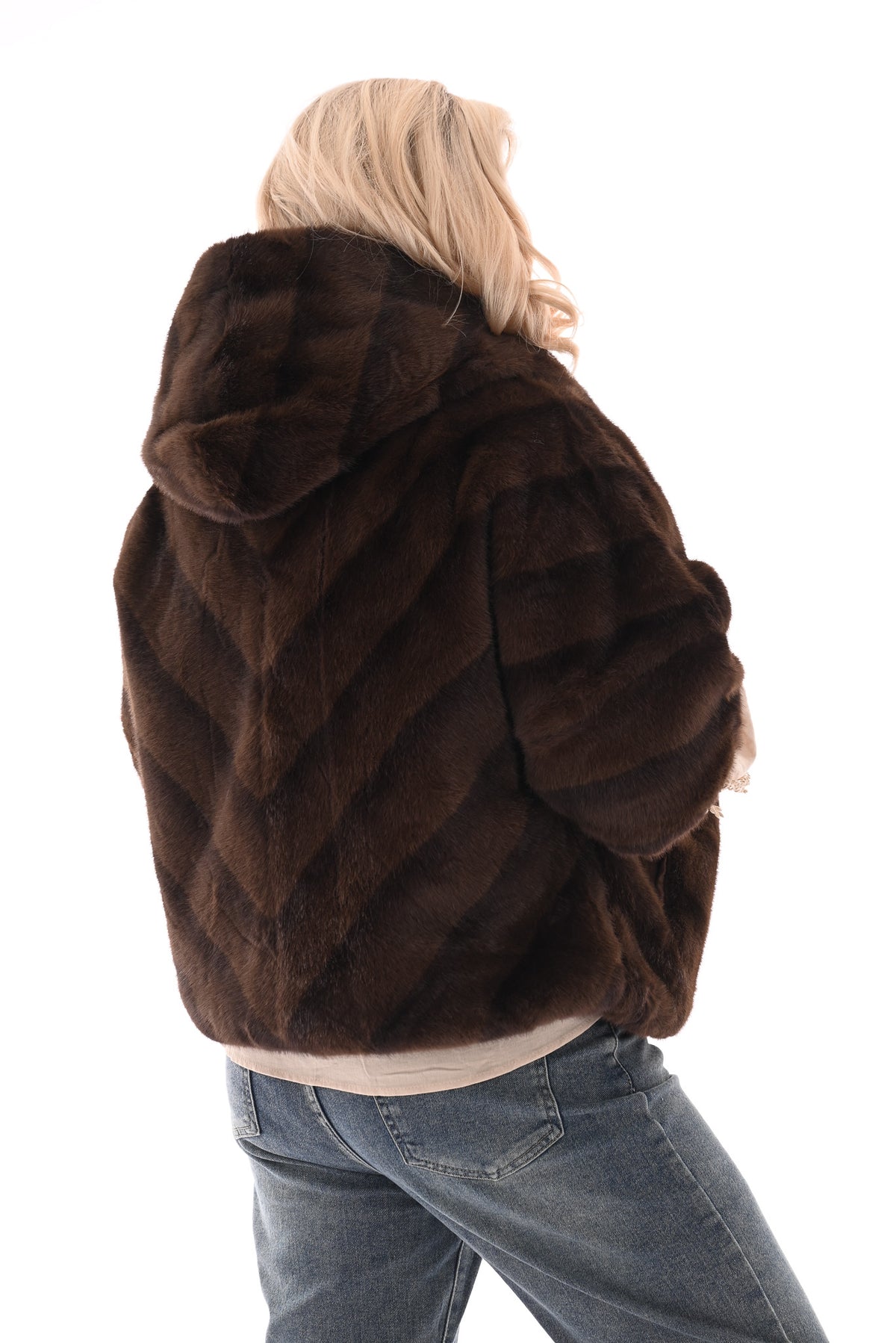 Fijne faux fur met korte mouwen en capuchon bruin