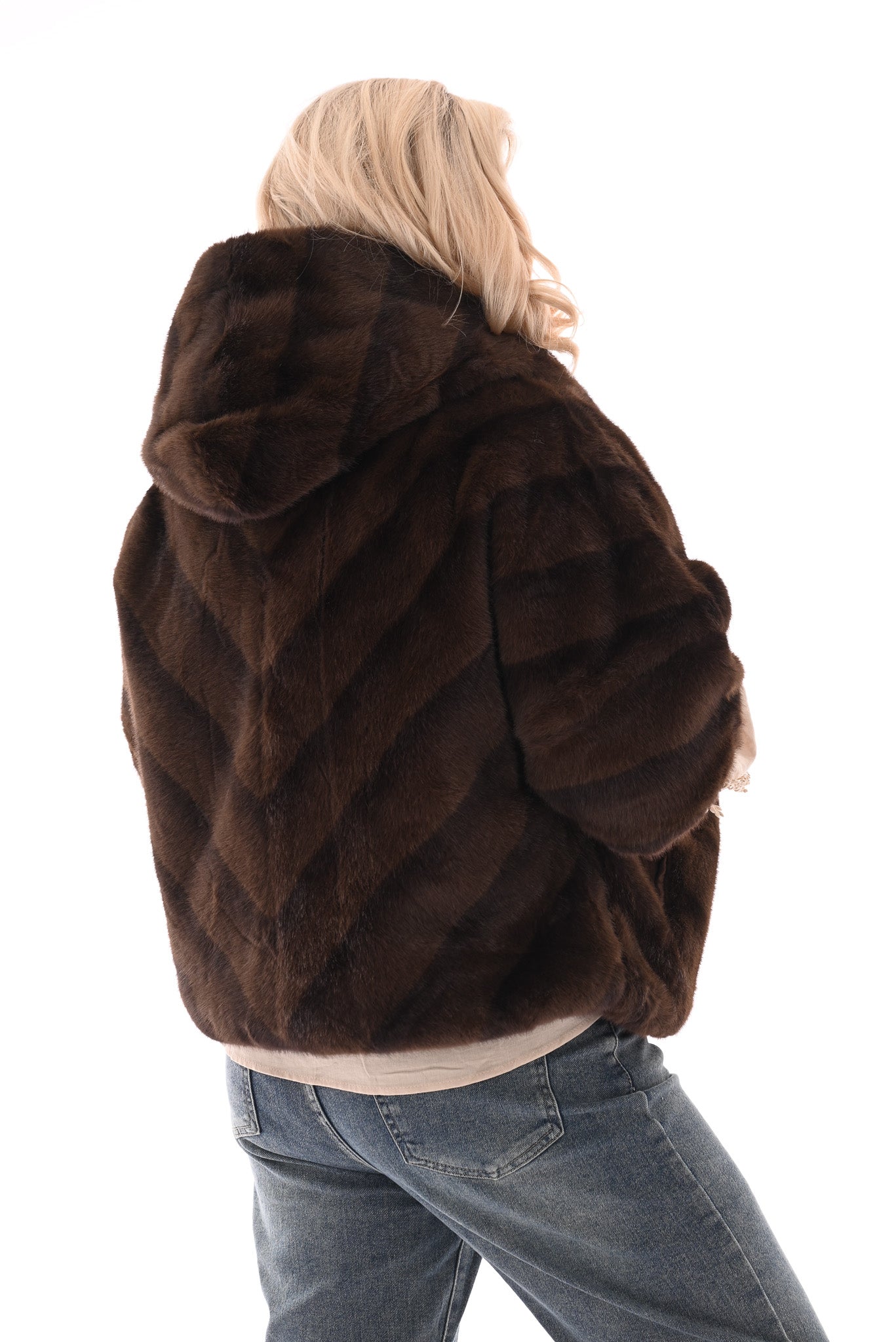 Fijne faux fur met korte mouwen en capuchon bruin