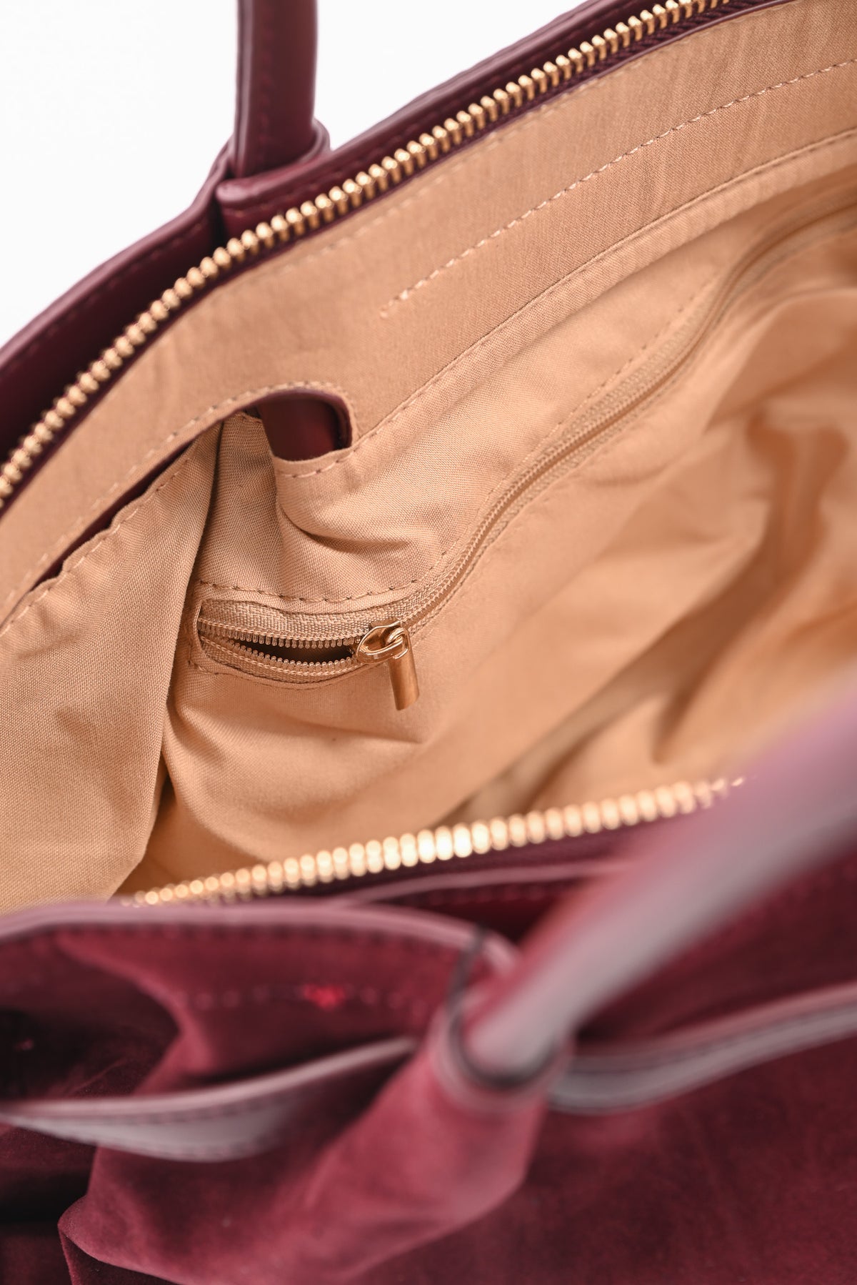 Suedinelook schoudertas met gesp bordeaux