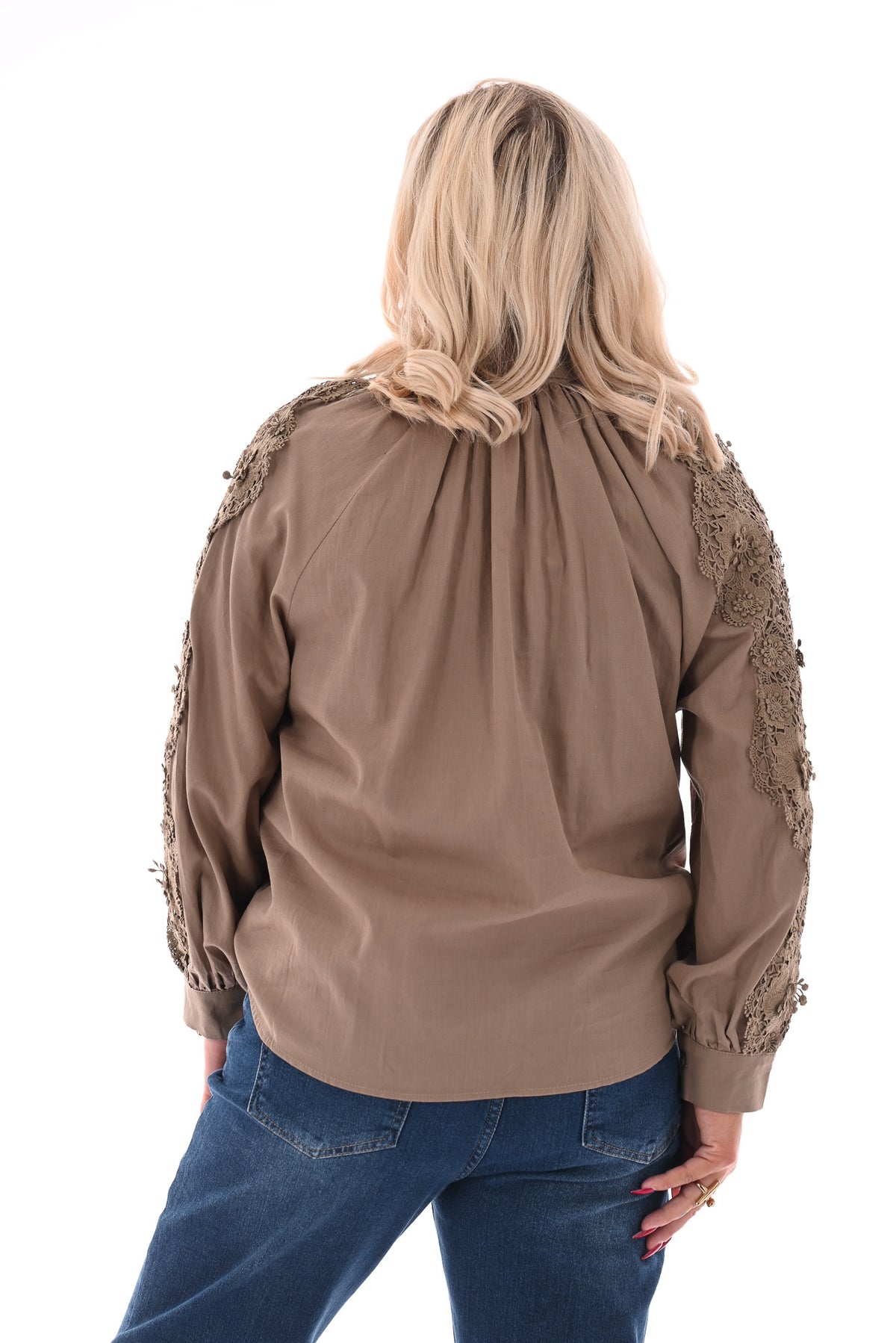 Blouse met kanten bloemen mouwen taupe