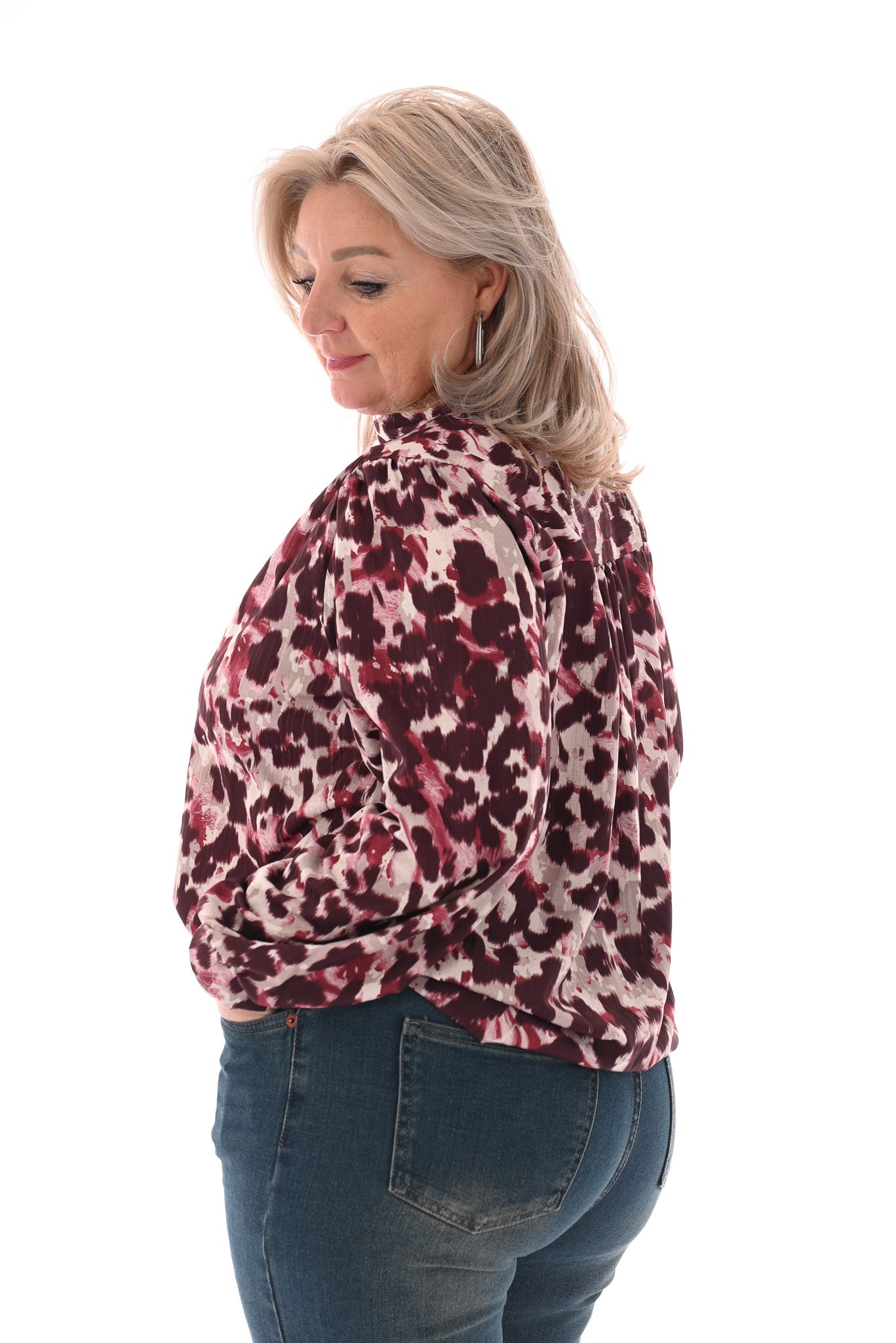 Blouse opstaande kraag panterprint bordeaux