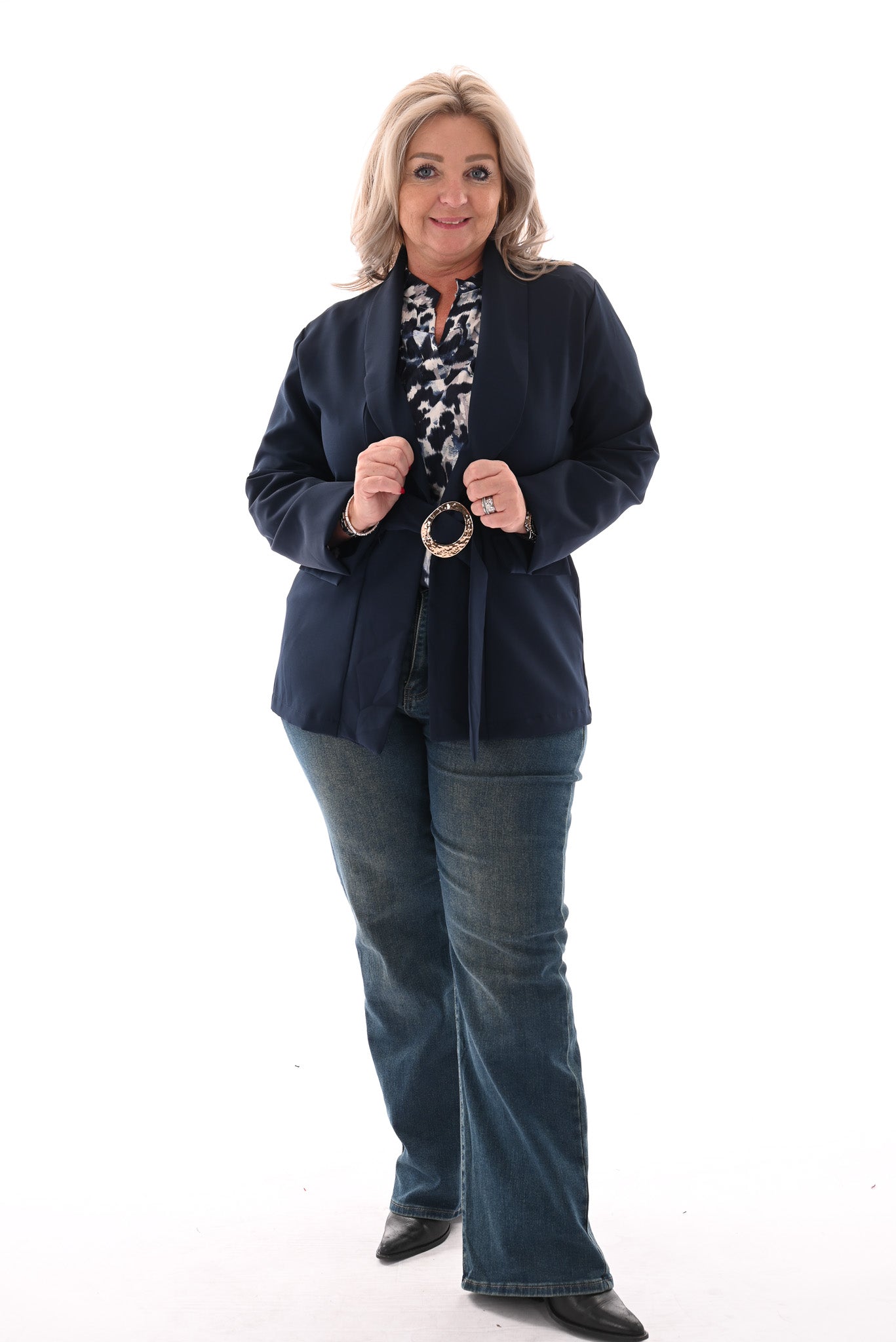 Blazer met ceintuur en gouden gesp marineblauw