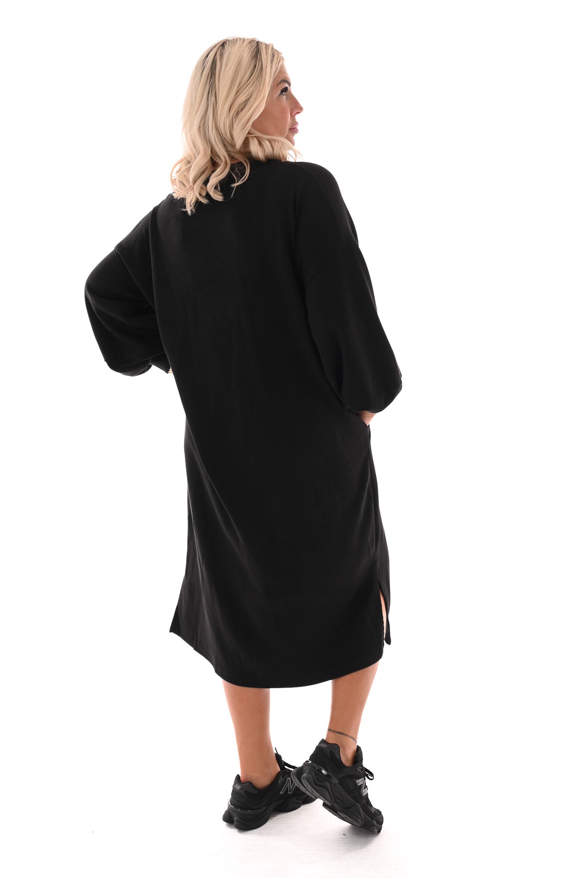 Lange sweaterdress met pofmouwen zwart