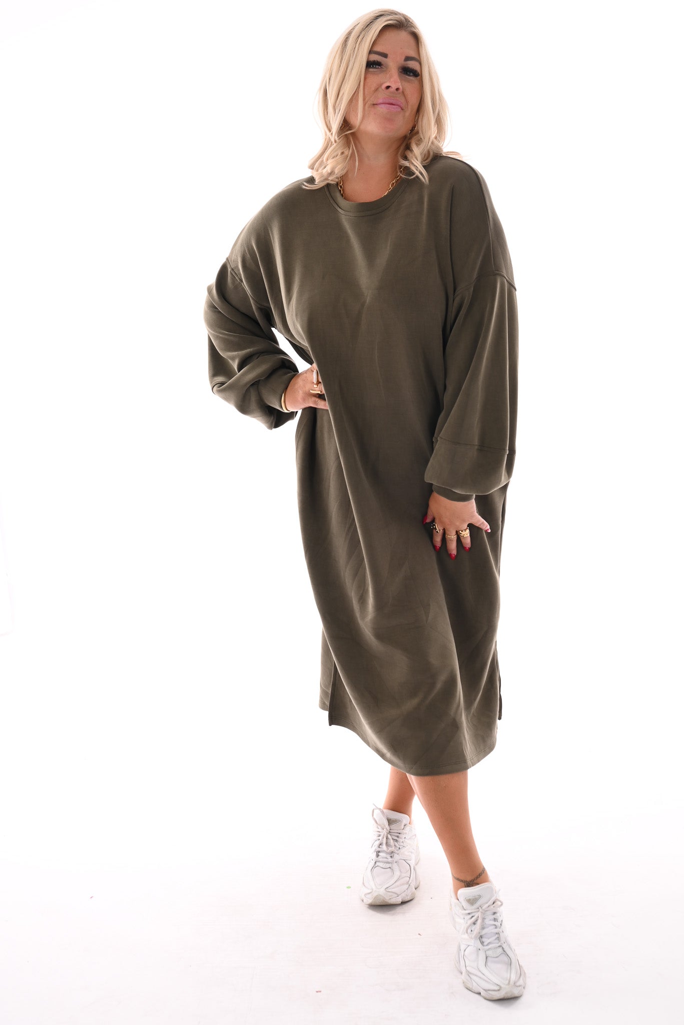 Lange sweaterdress met pofmouwen legergroen