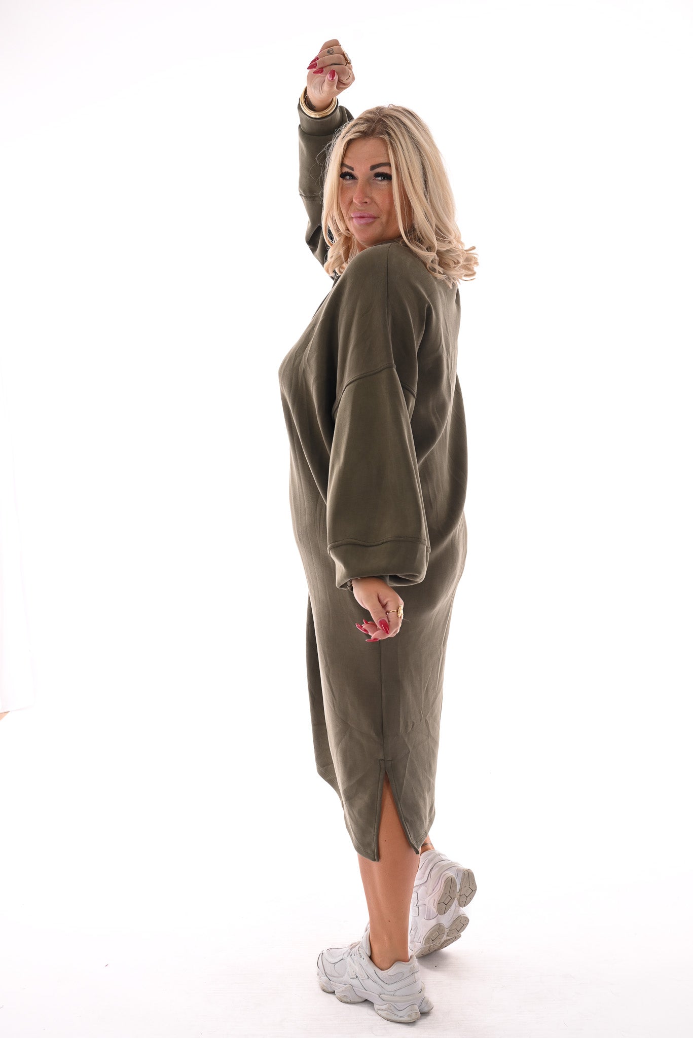 Lange sweaterdress met pofmouwen legergroen