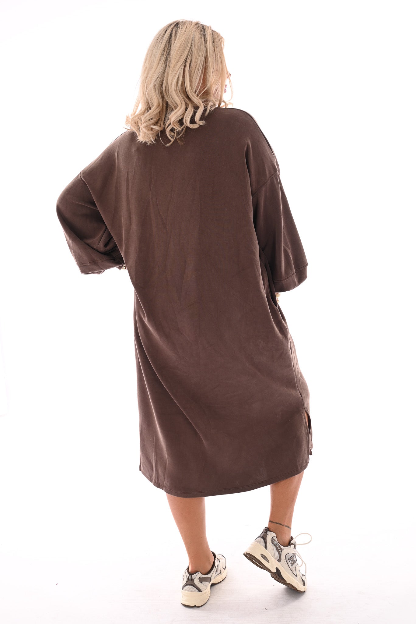 Lange sweaterdress met pofmouwen taupe