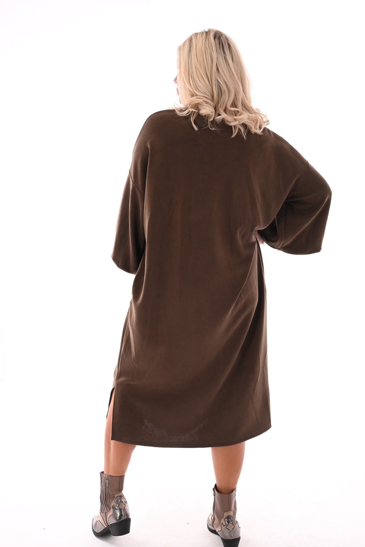 Lange sweaterdress met pofmouwen bruin