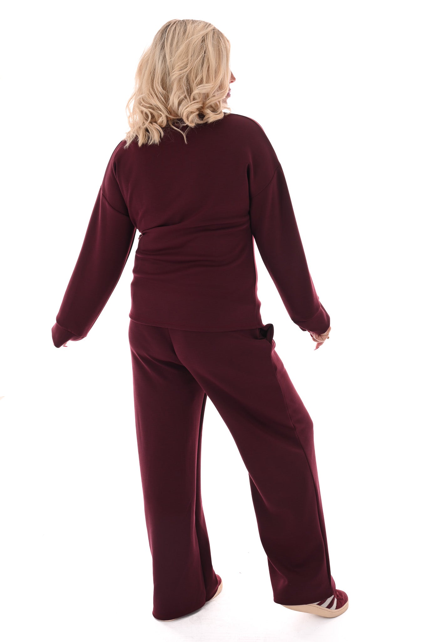 Tweedelig pak met strik knoop aubergine