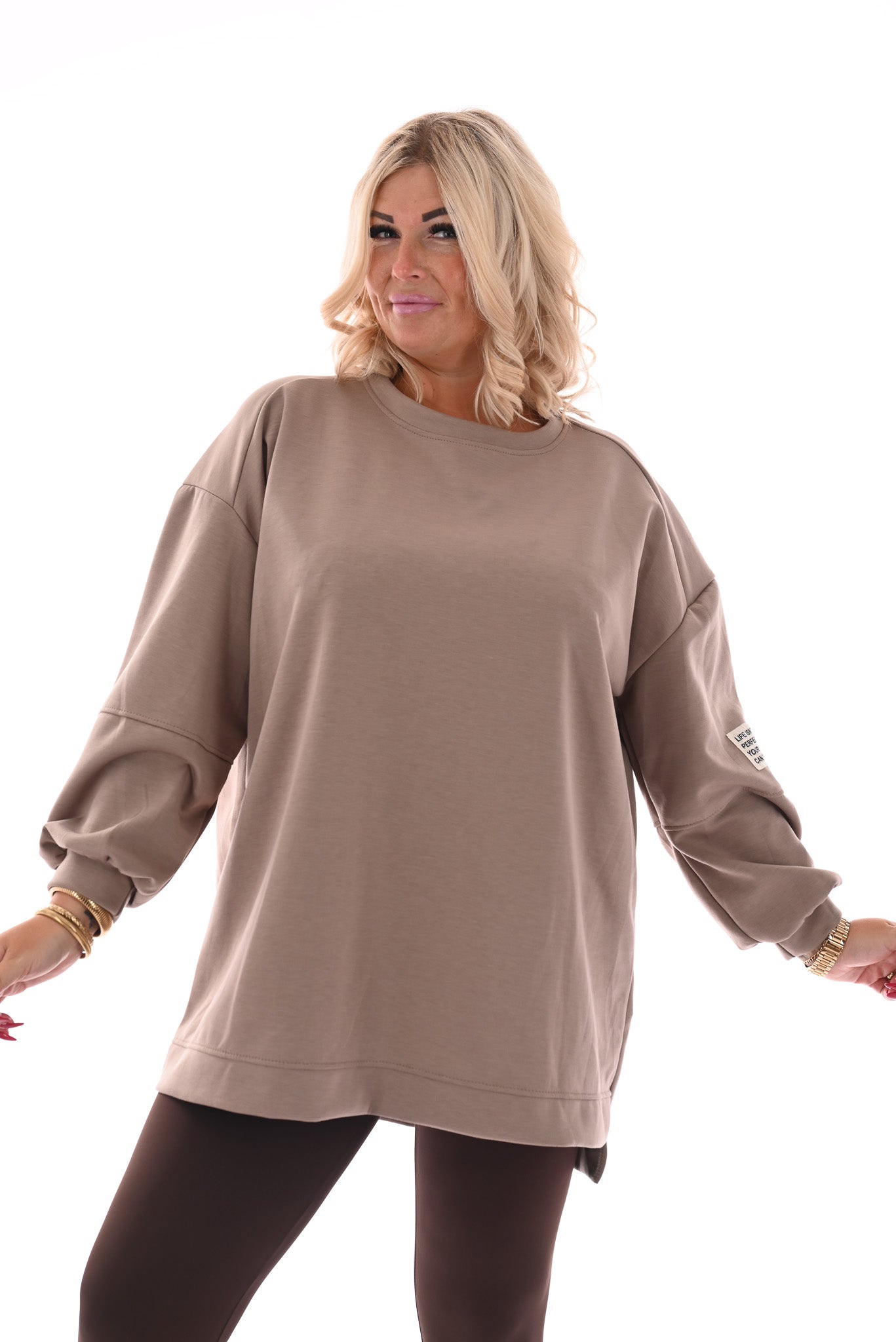 Sweater pofmouwen met applicatie taupe