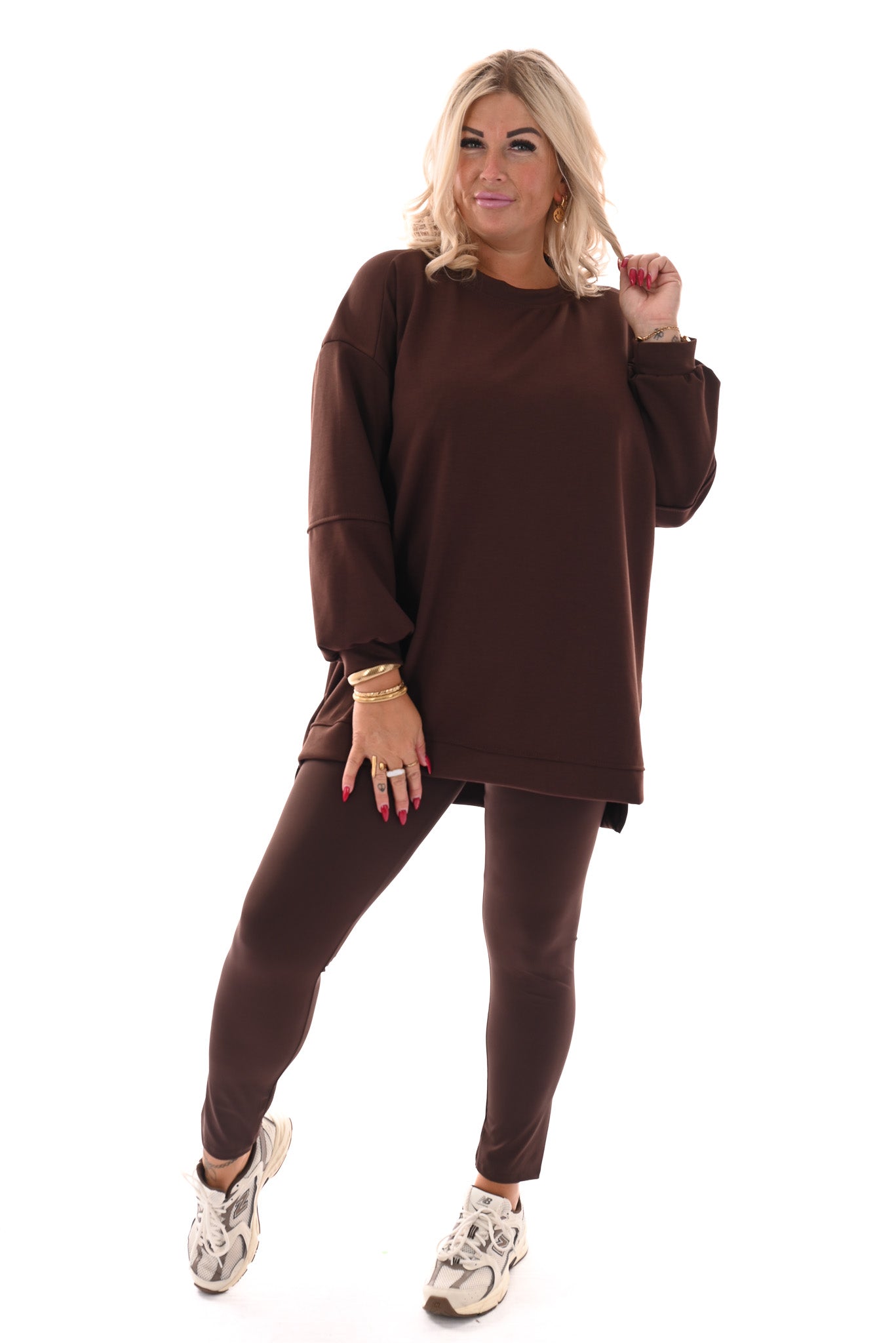 Sweater pofmouwen met applicatie donkerbruin