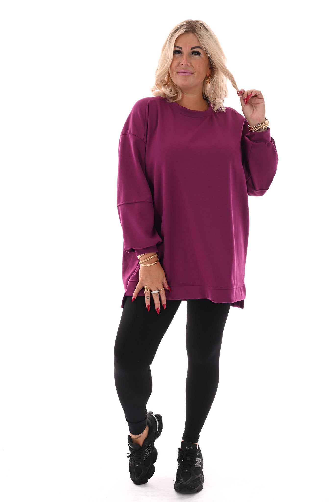 Sweater pofmouwen met applicatie magenta