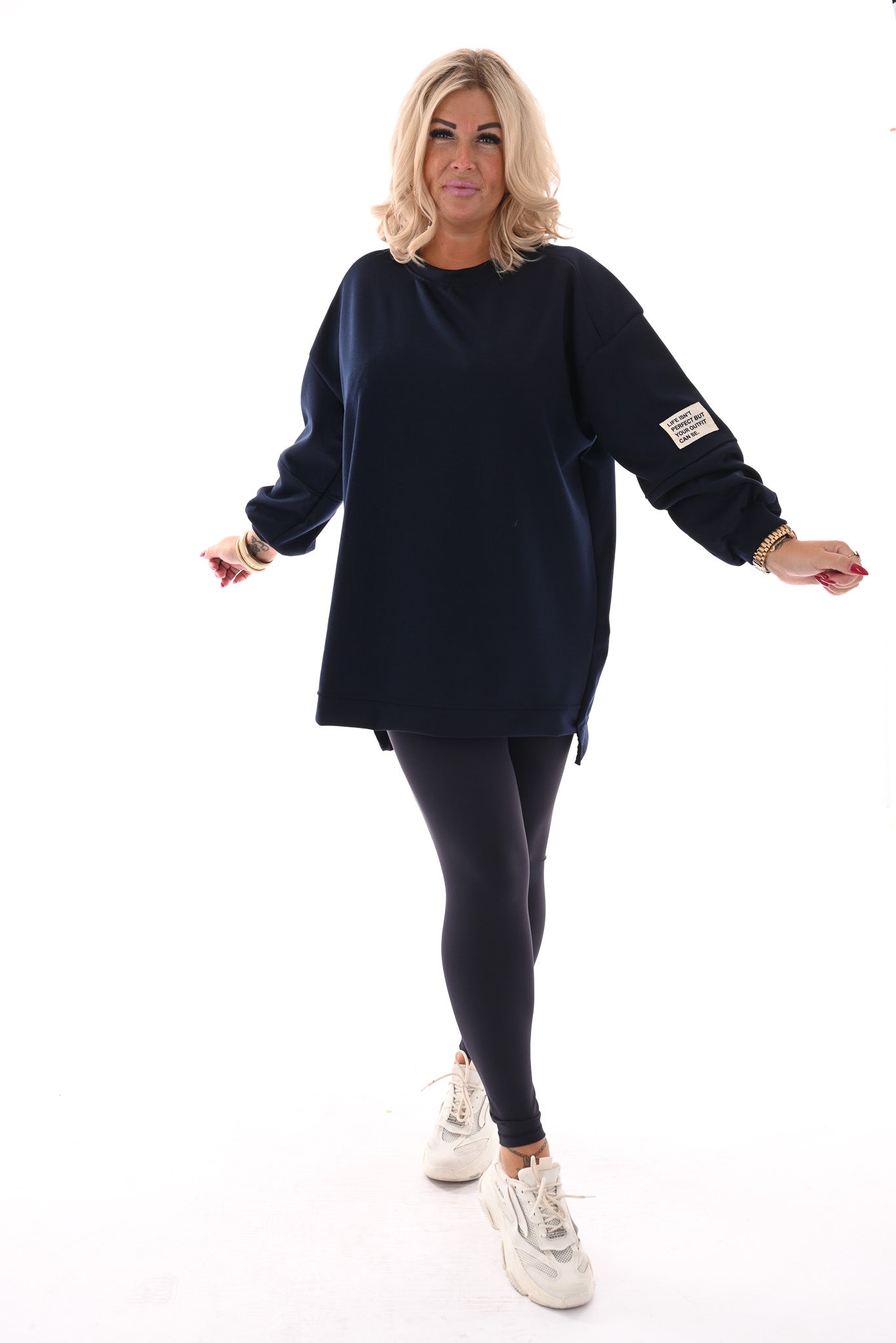 Sweater pofmouwen met applicatie marineblauw