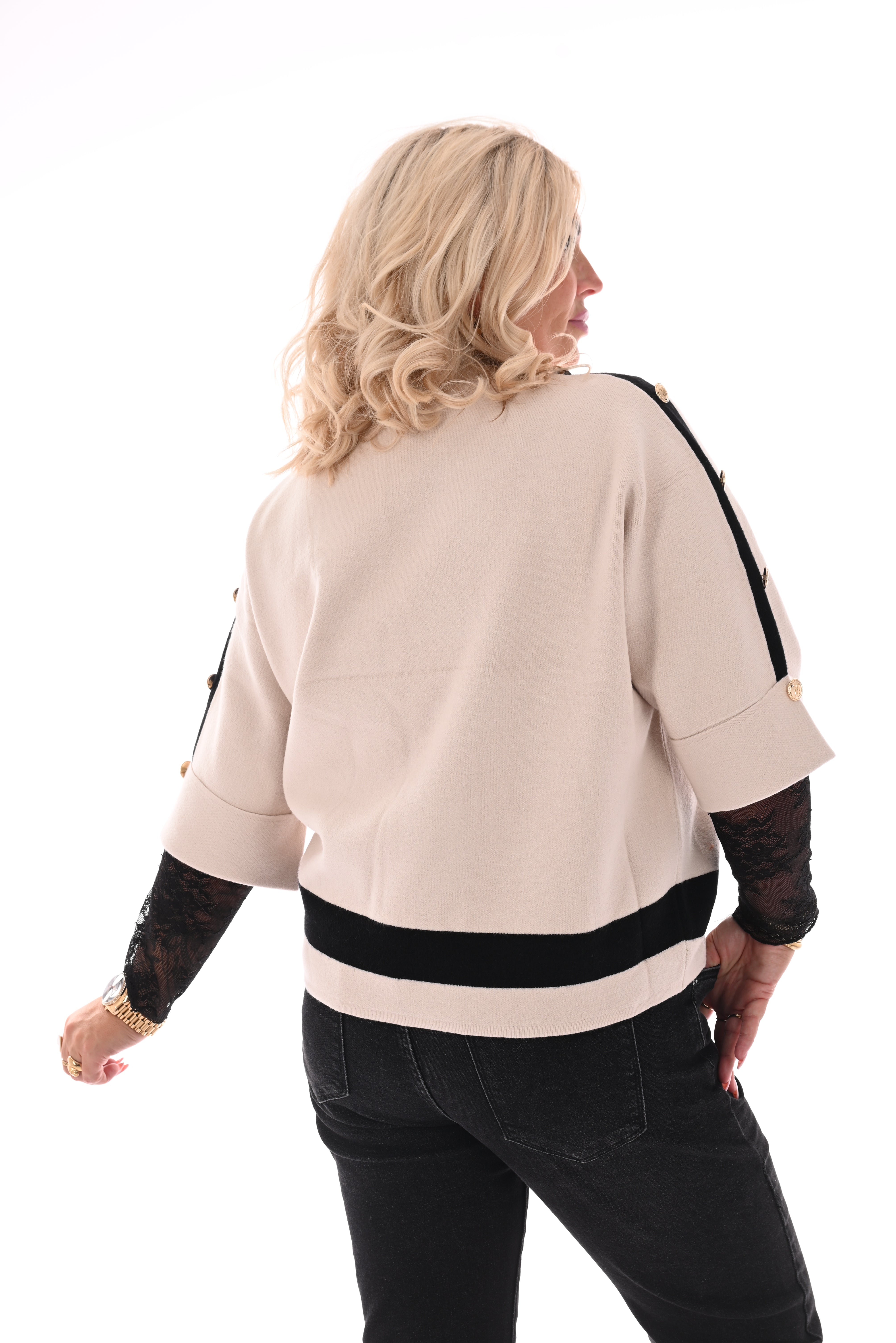 Trui opstaande kraag en knopen creme